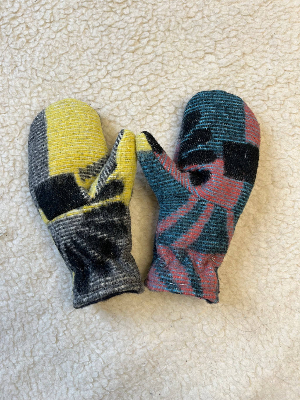 Moufles upcyclées multicolore