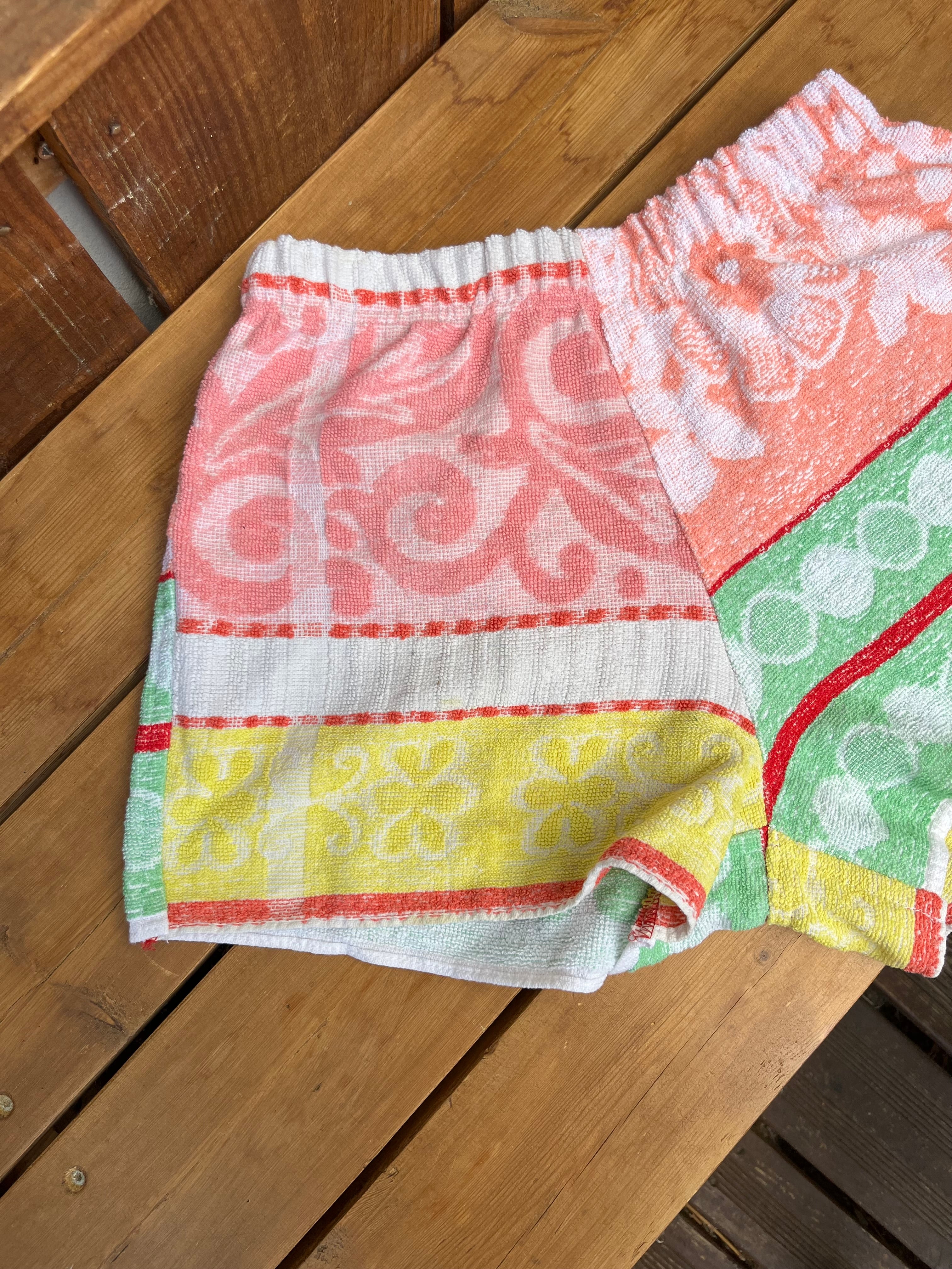 Mini Short Éponge Vintage – Pièce Unique