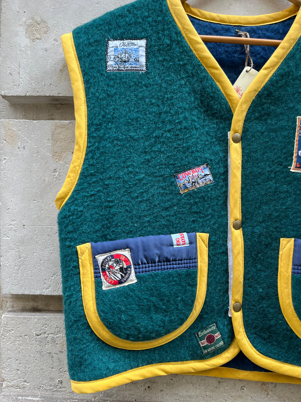 Veste sans manches laine patchs vintage  - Pièce unique