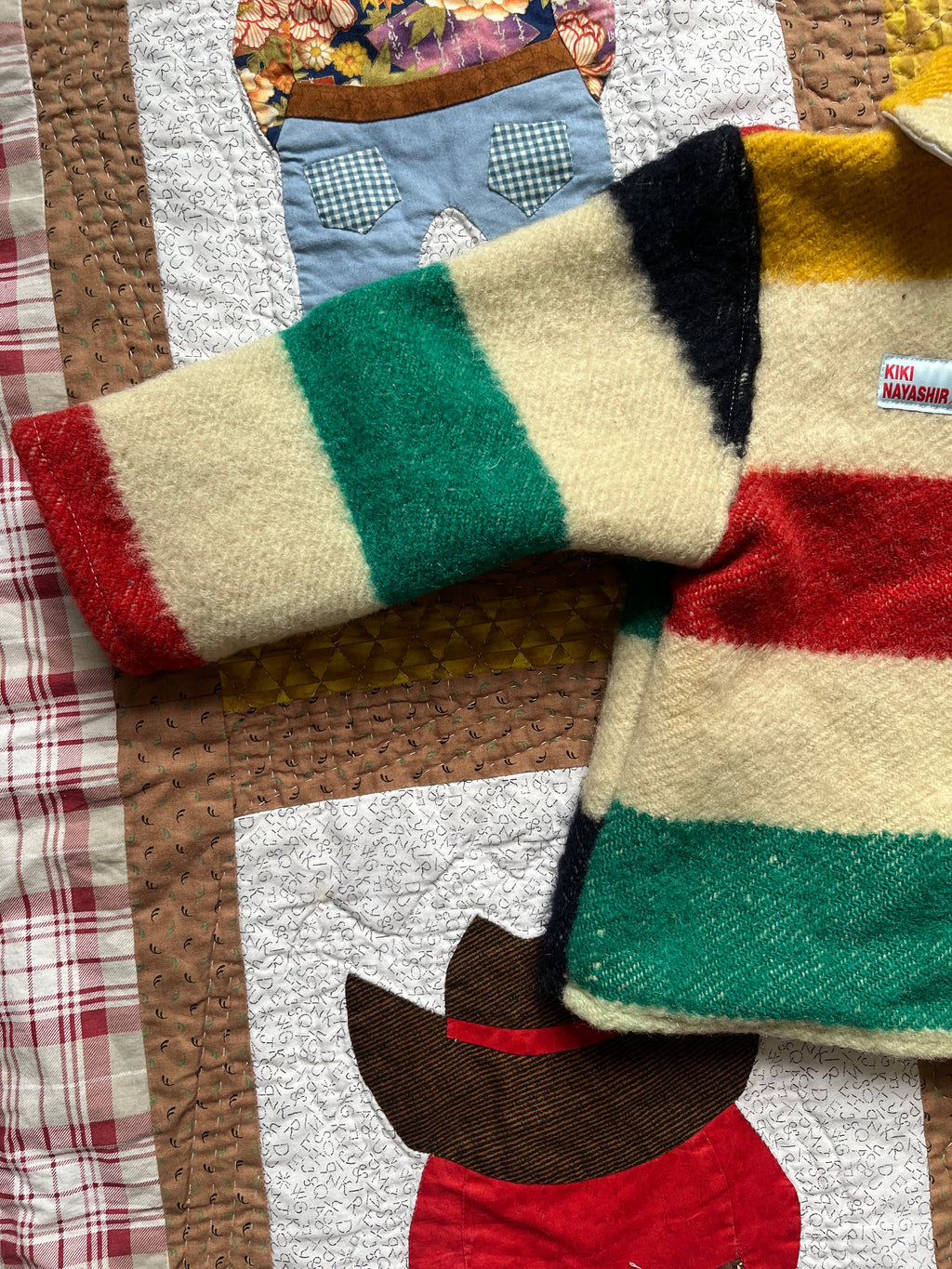 Veste enfant upcyclée en laine à rayures - Pièce unique