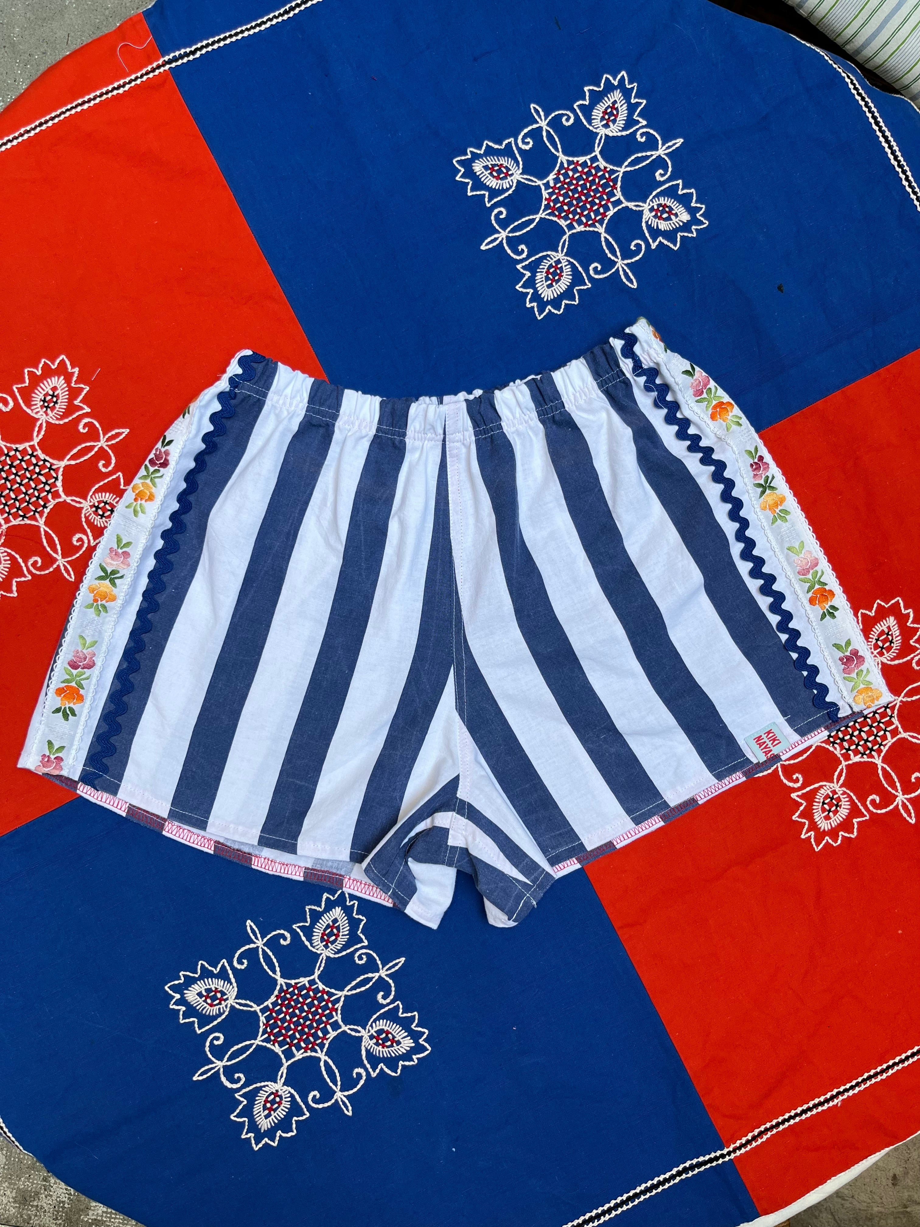 Mini Short rayures dentelles – Pièce Unique