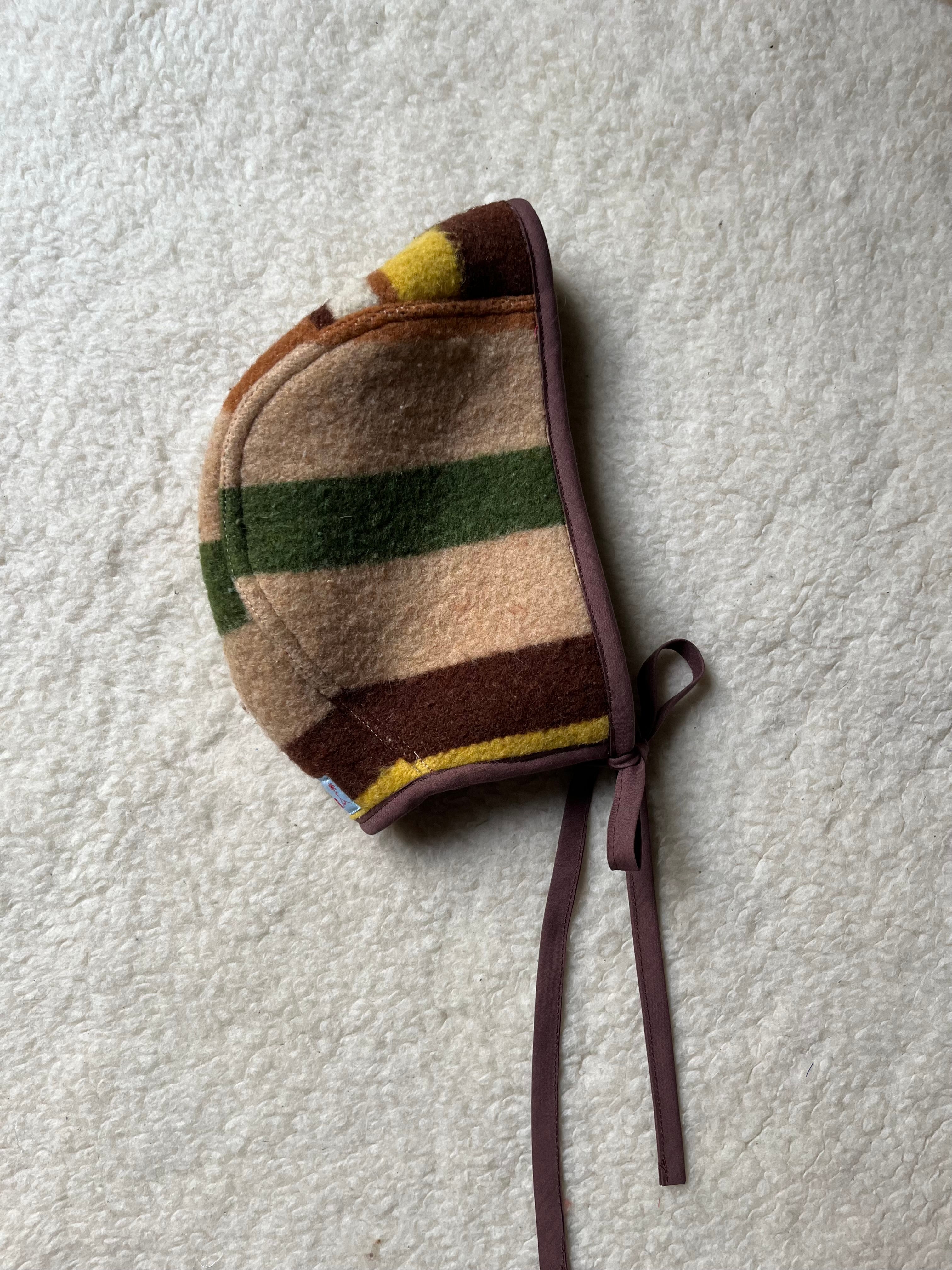 Béguin rayures adulte upcyclé en laine – Pièce unique