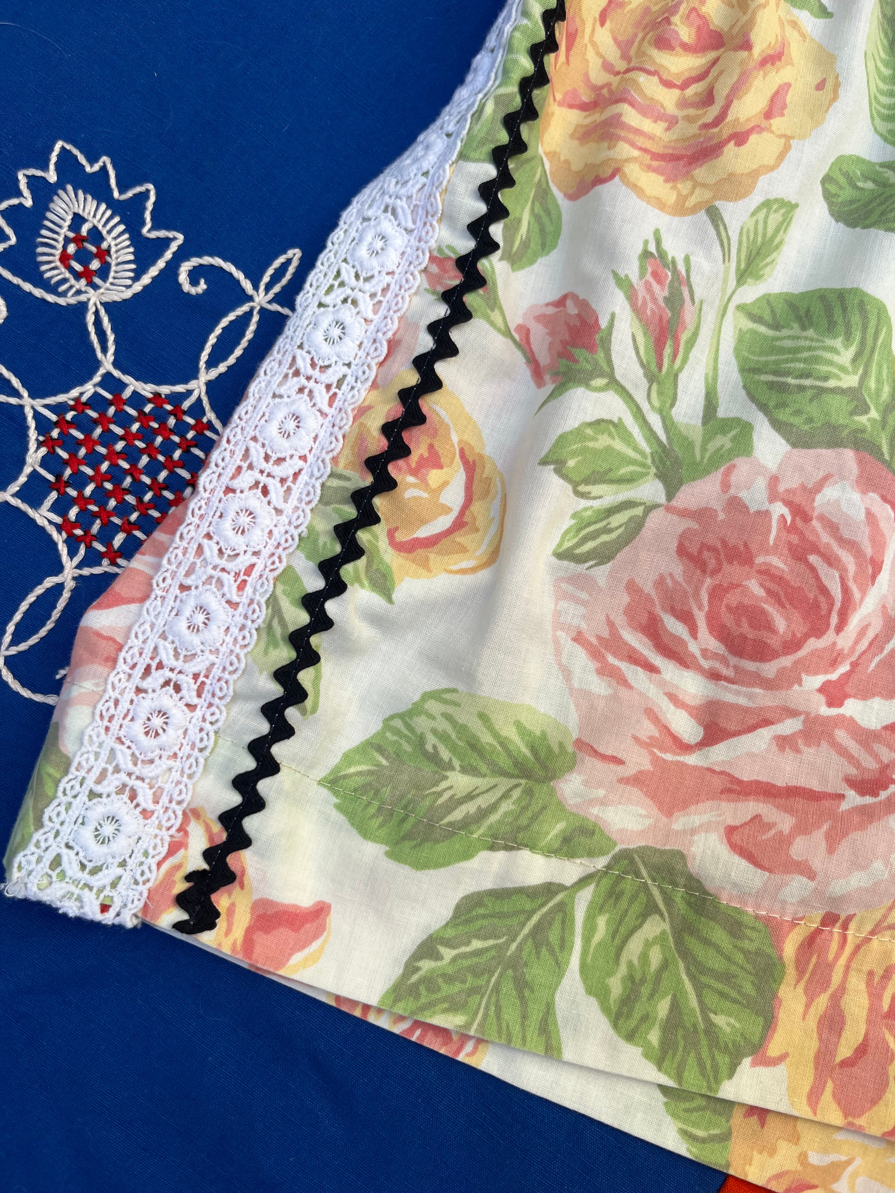 Mini Short fleurs dentelle  – Pièce Unique