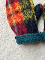 Moufles upcyclées en mohair tartan