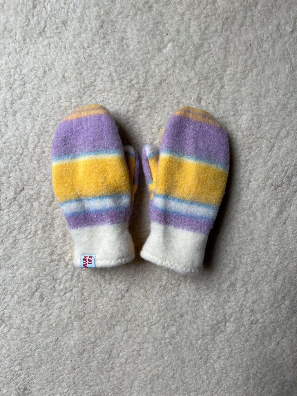 Moufles upcyclées à rayures
