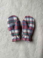 Moufles upcyclées en laine à carreaux