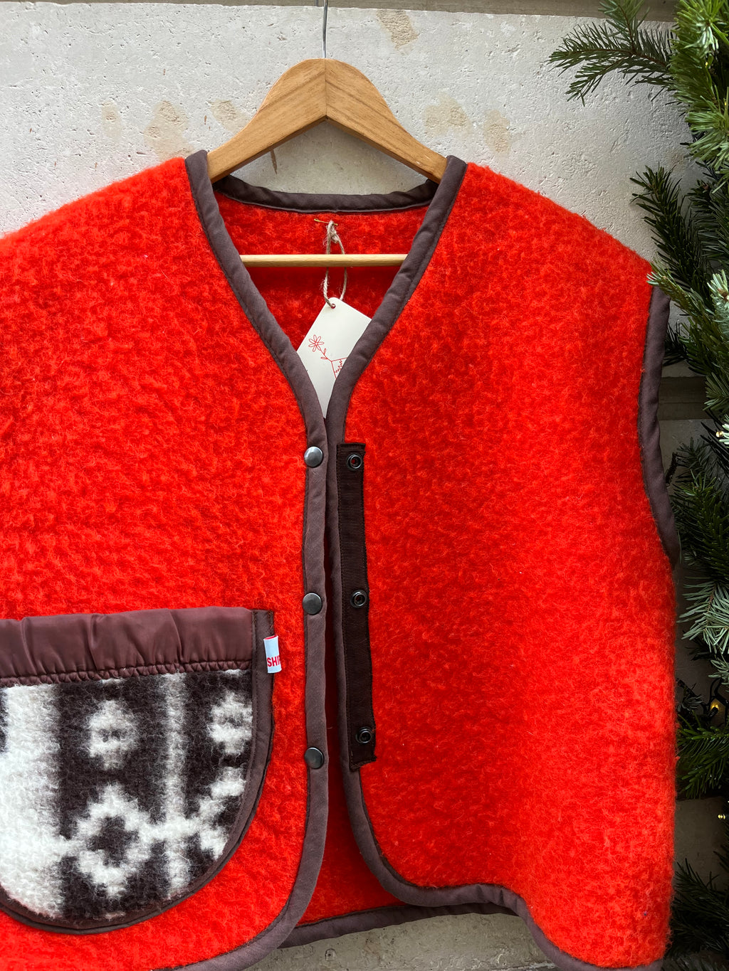 Veste sans manches laine rouge et marron - Pièce unique