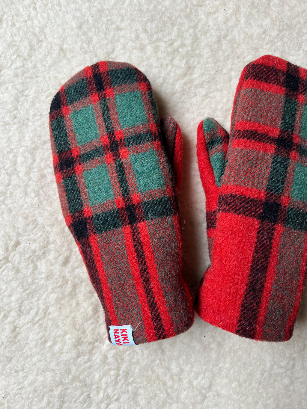Moufles upcyclées en laine à carreaux tartan