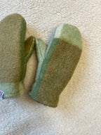 Moufles upcyclée laine verte