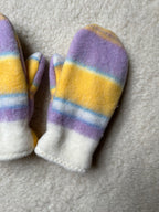 Moufles upcyclées à rayures