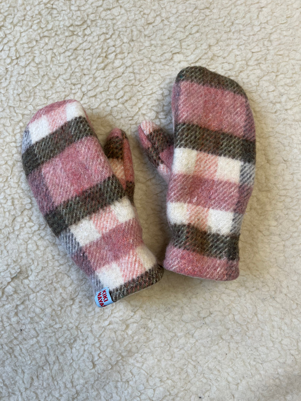 Moufles upcyclées laine à carreaux