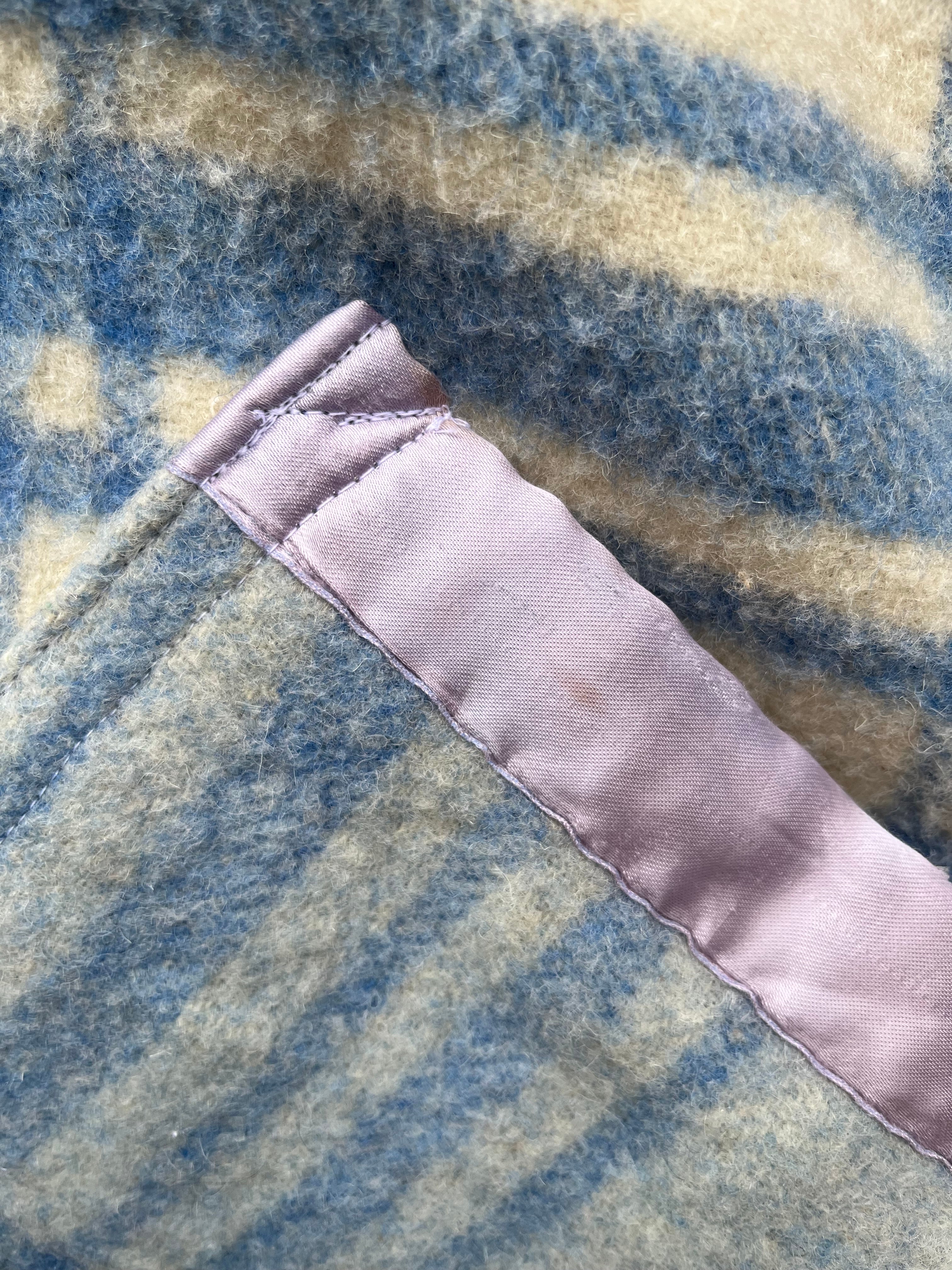 Veste upcyclée  en couverture vintage - Pièce unique