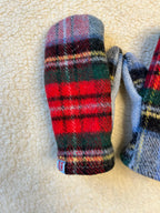 Moufles upcyclées en laine tartan