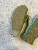 Moufles upcyclée laine verte