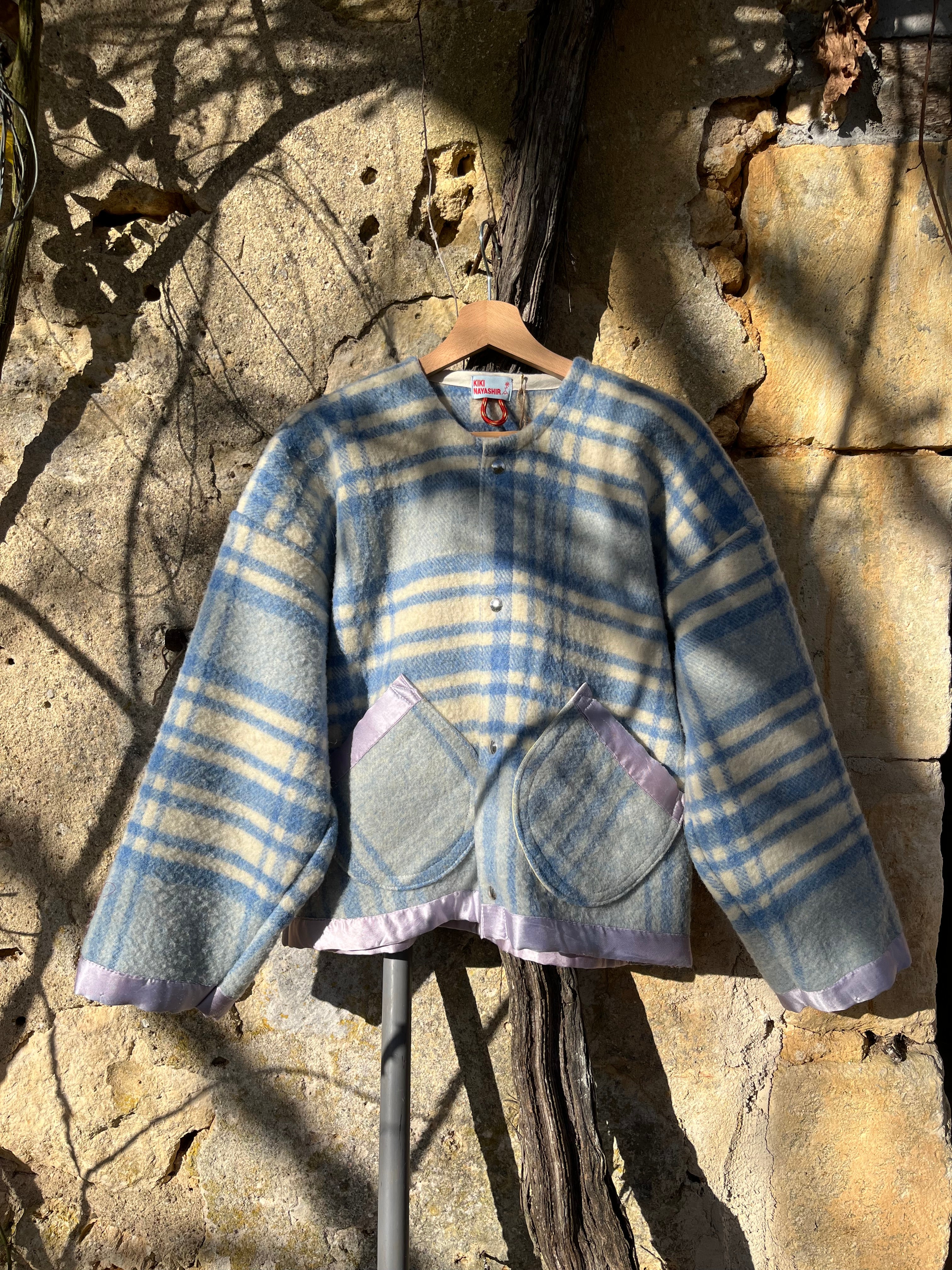 Veste upcyclée  en couverture vintage - Pièce unique