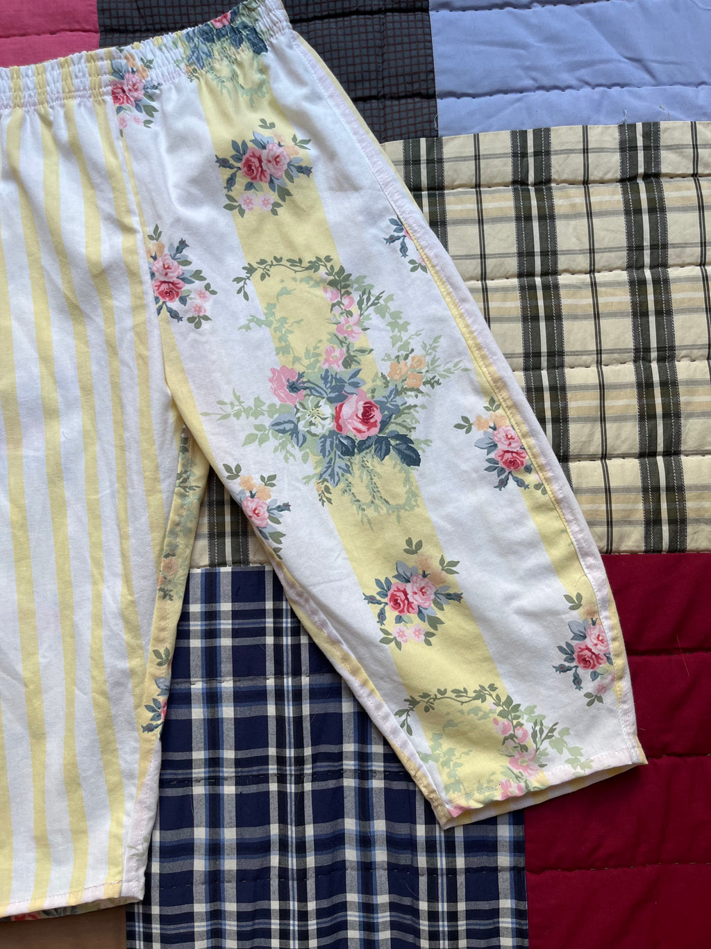 Pantalon enfant rayures fleurs