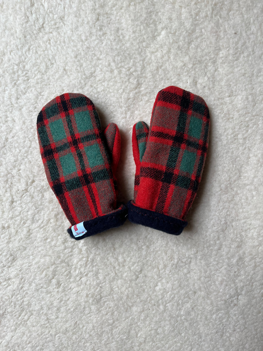 Moufles upcyclées en laine à carreaux tartan