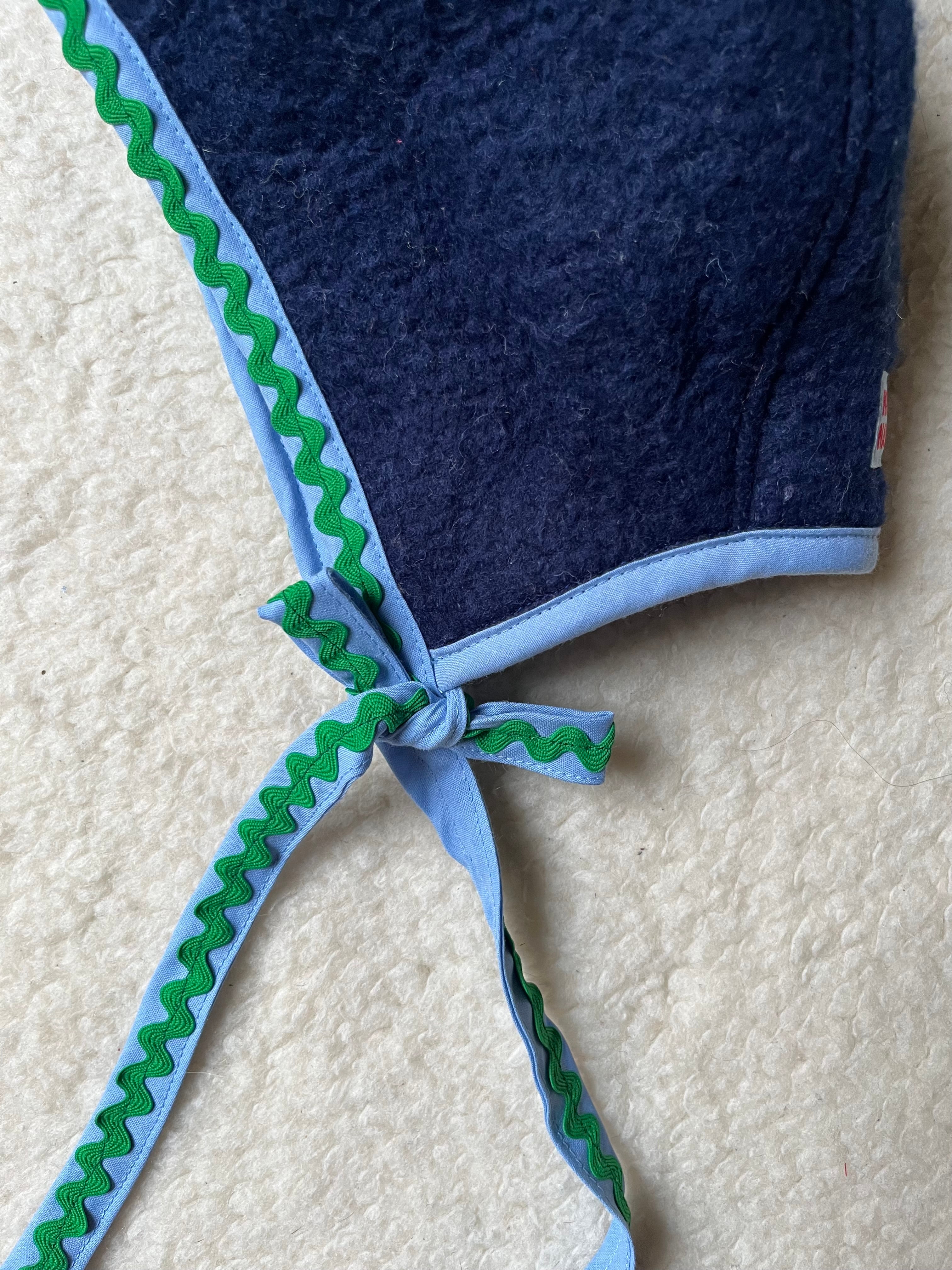 Béguin uni adulte upcyclé en laine – Pièce unique