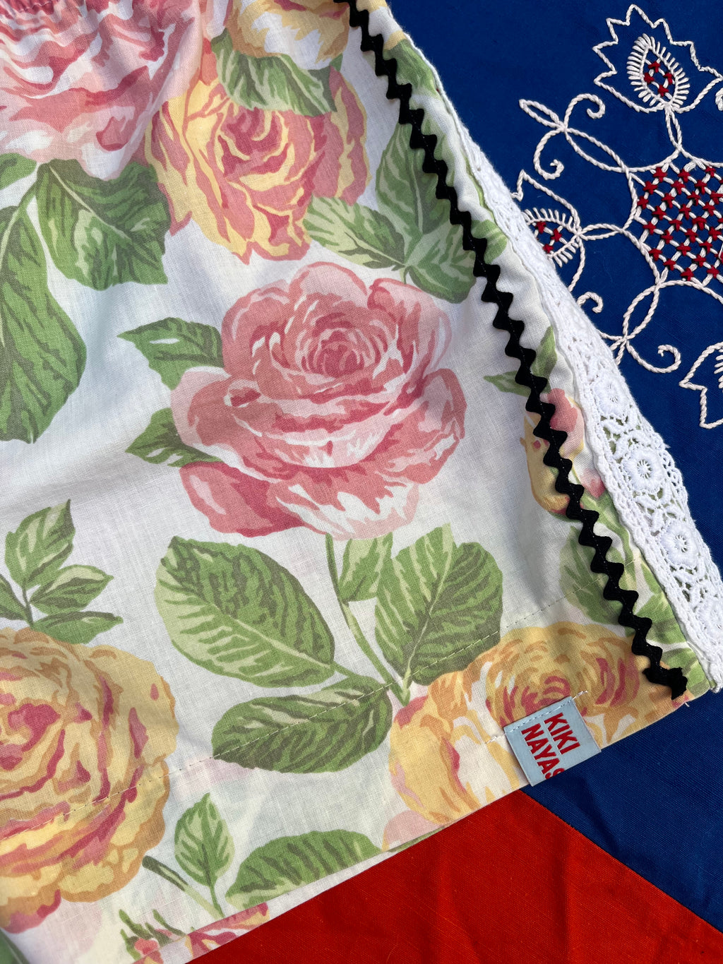 Mini Short fleurs dentelle  – Pièce Unique