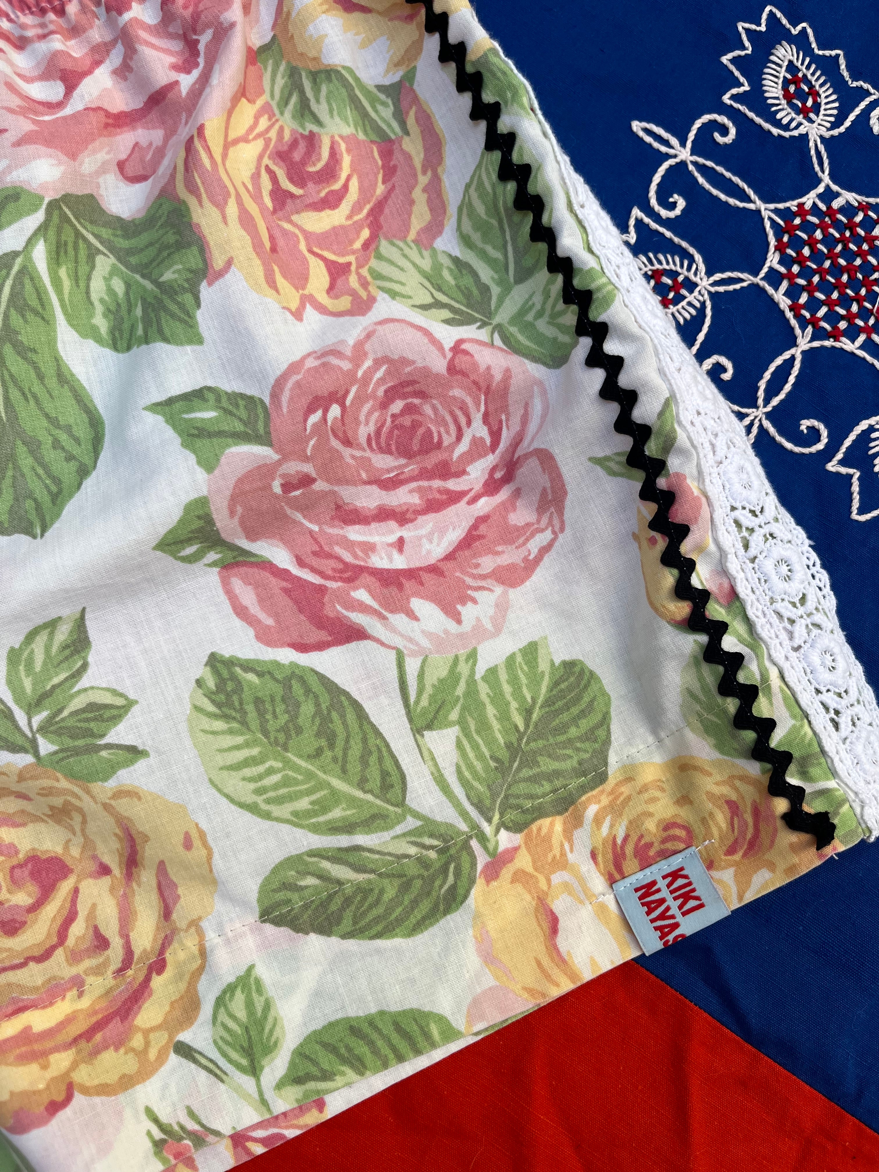 Mini Short fleurs dentelle  – Pièce Unique