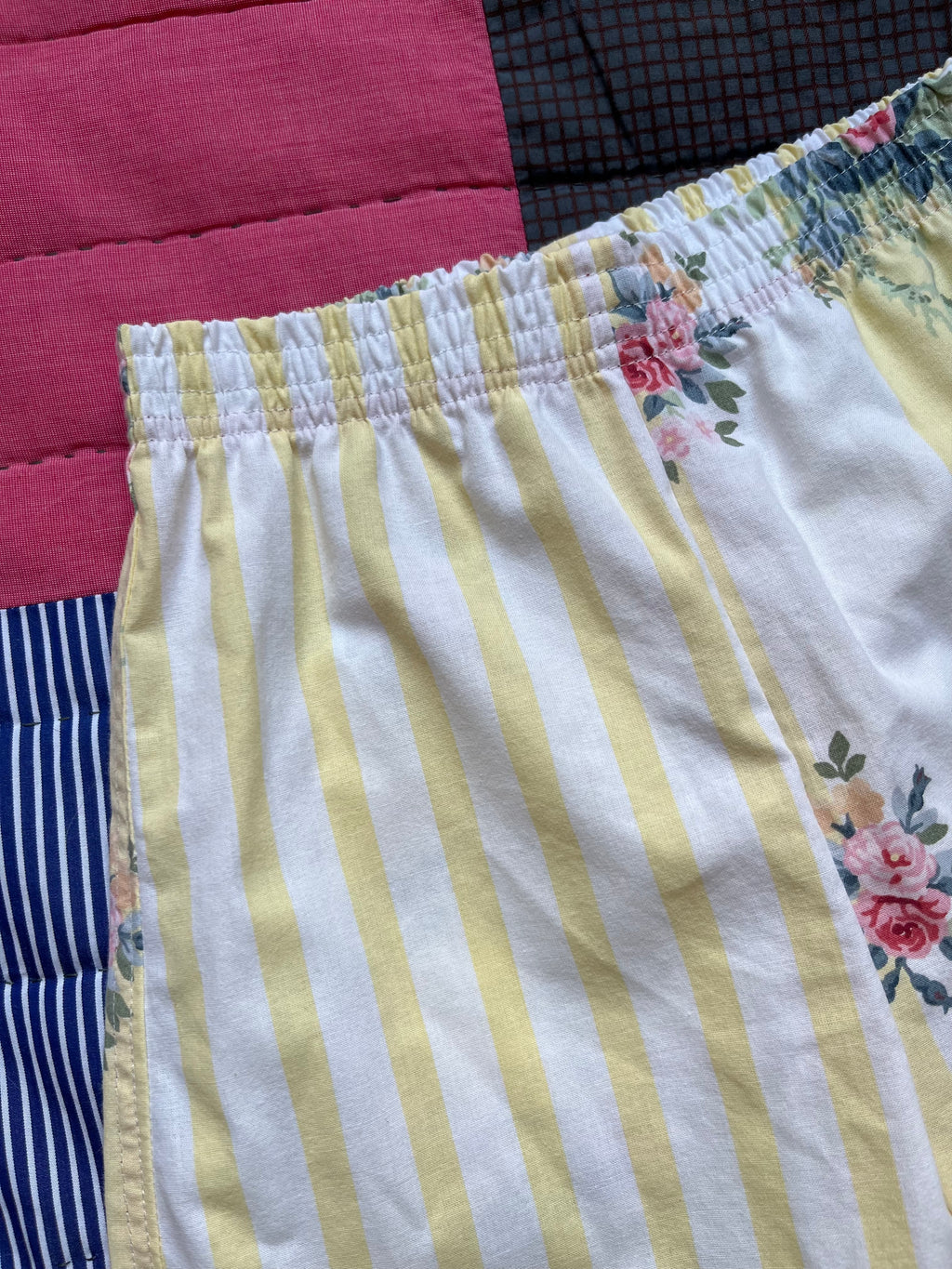 Pantalon enfant rayures fleurs