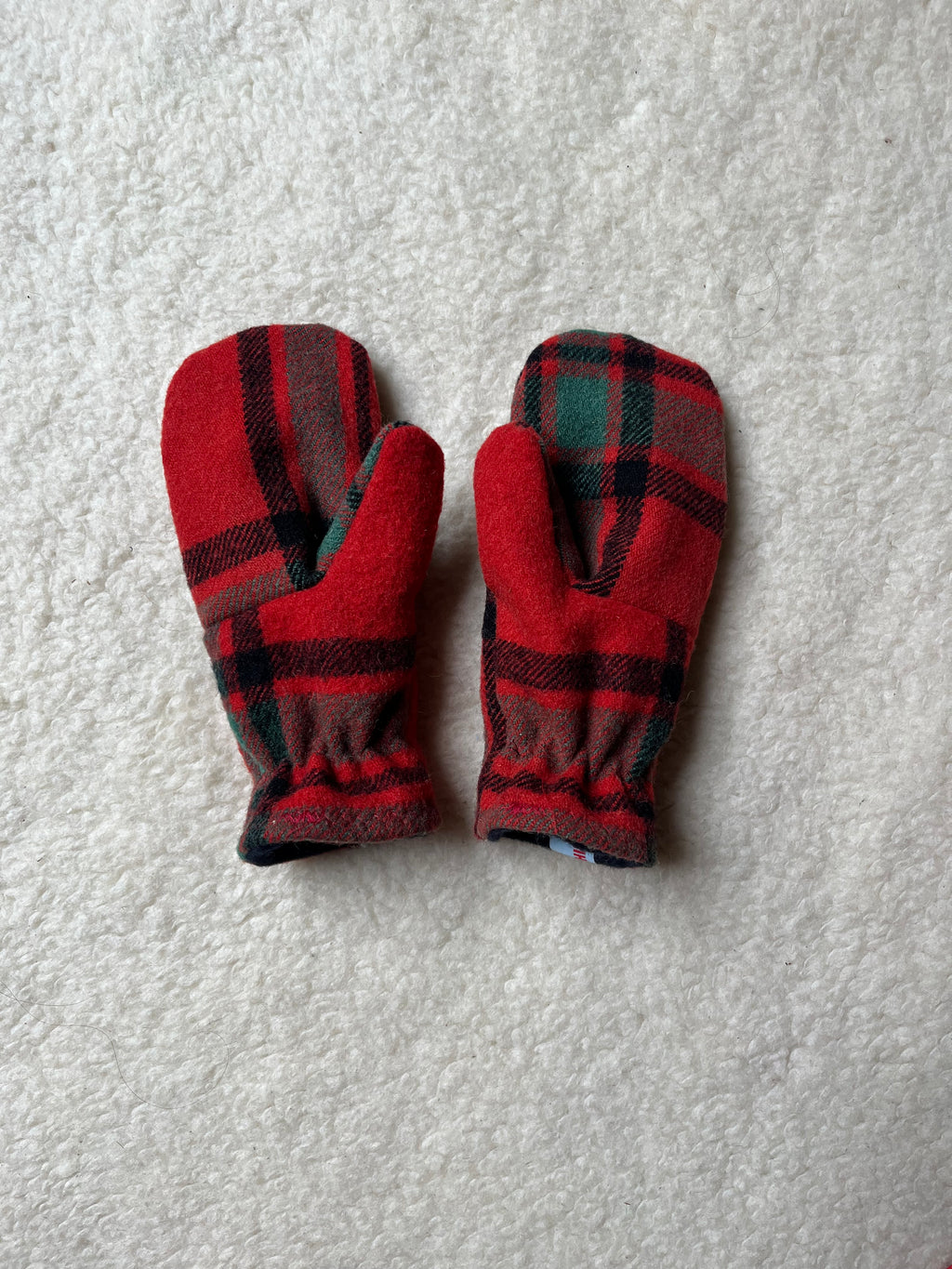 Moufles upcyclées en laine à carreaux tartan