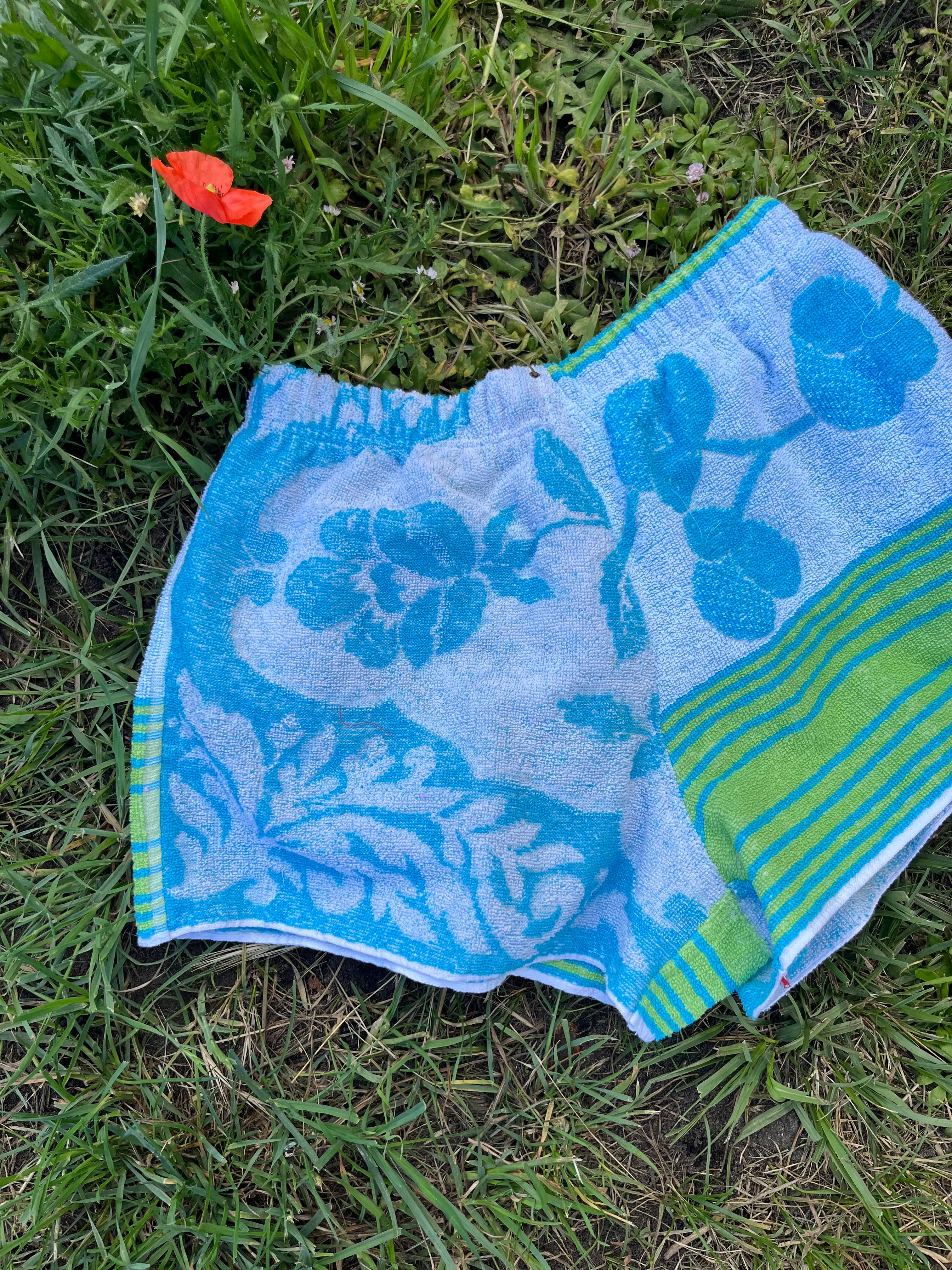 Mini Short Éponge Vintage – Pièce Unique