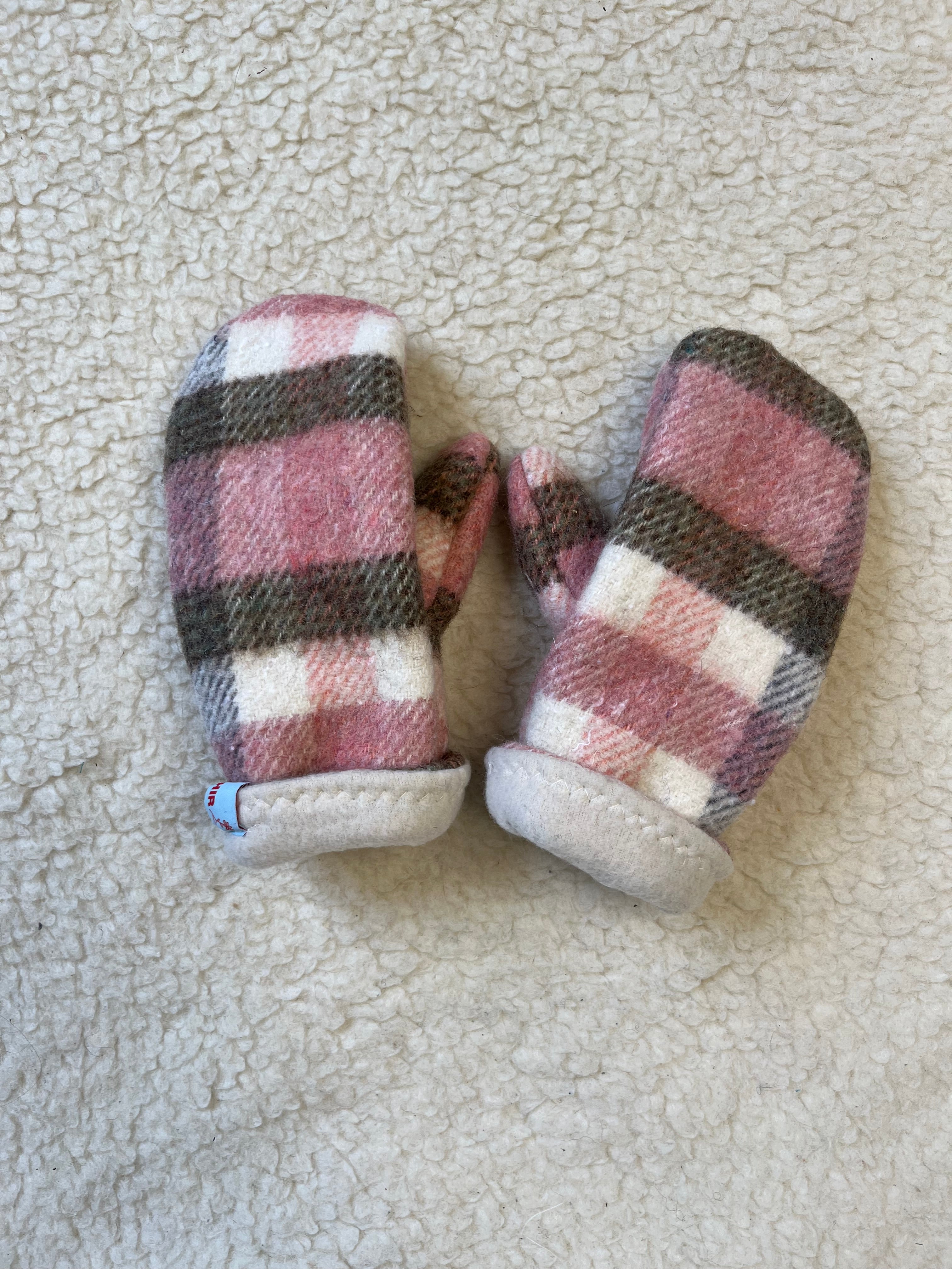 Moufles upcyclées laine à carreaux
