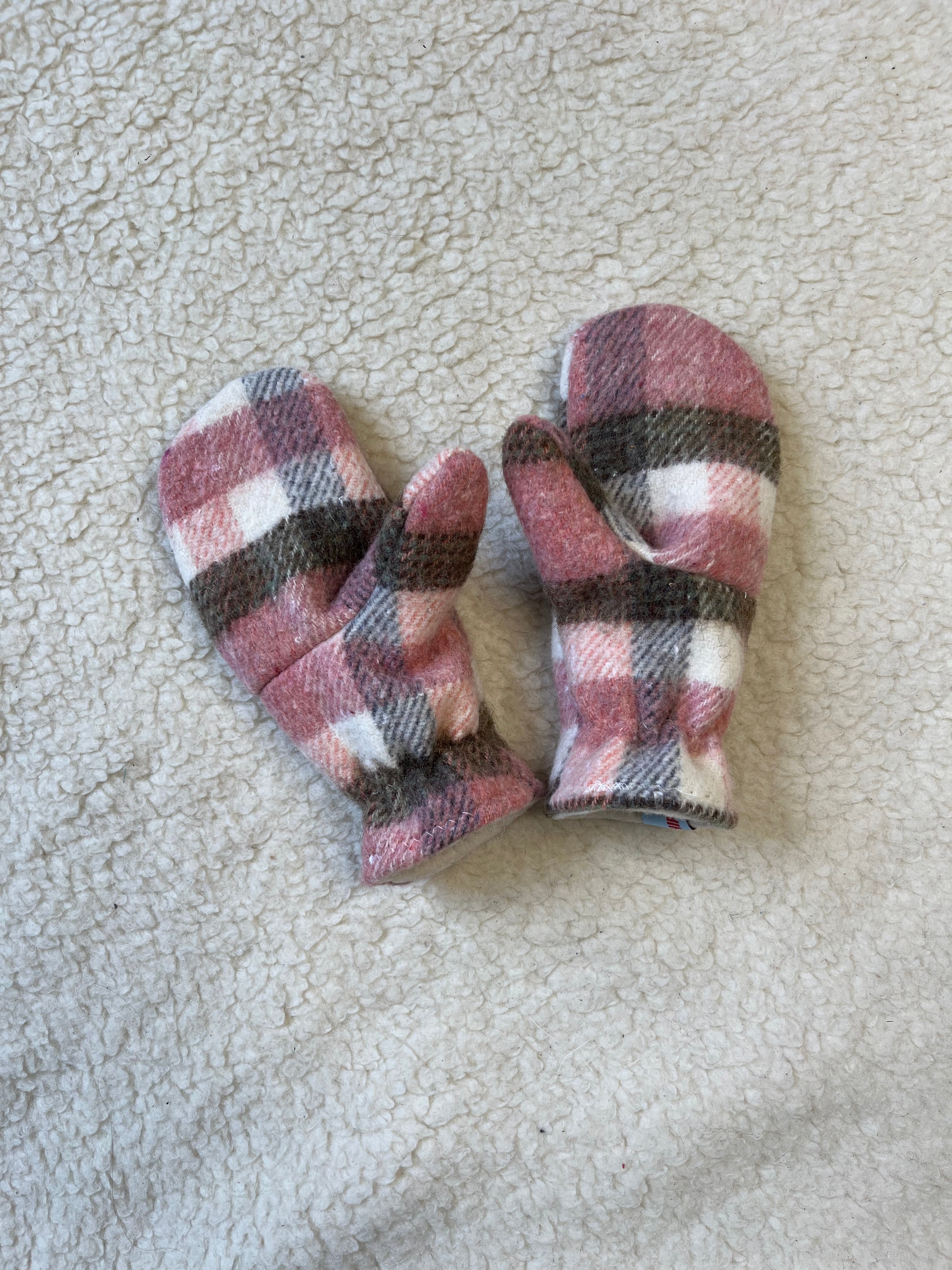 Moufles upcyclées laine à carreaux