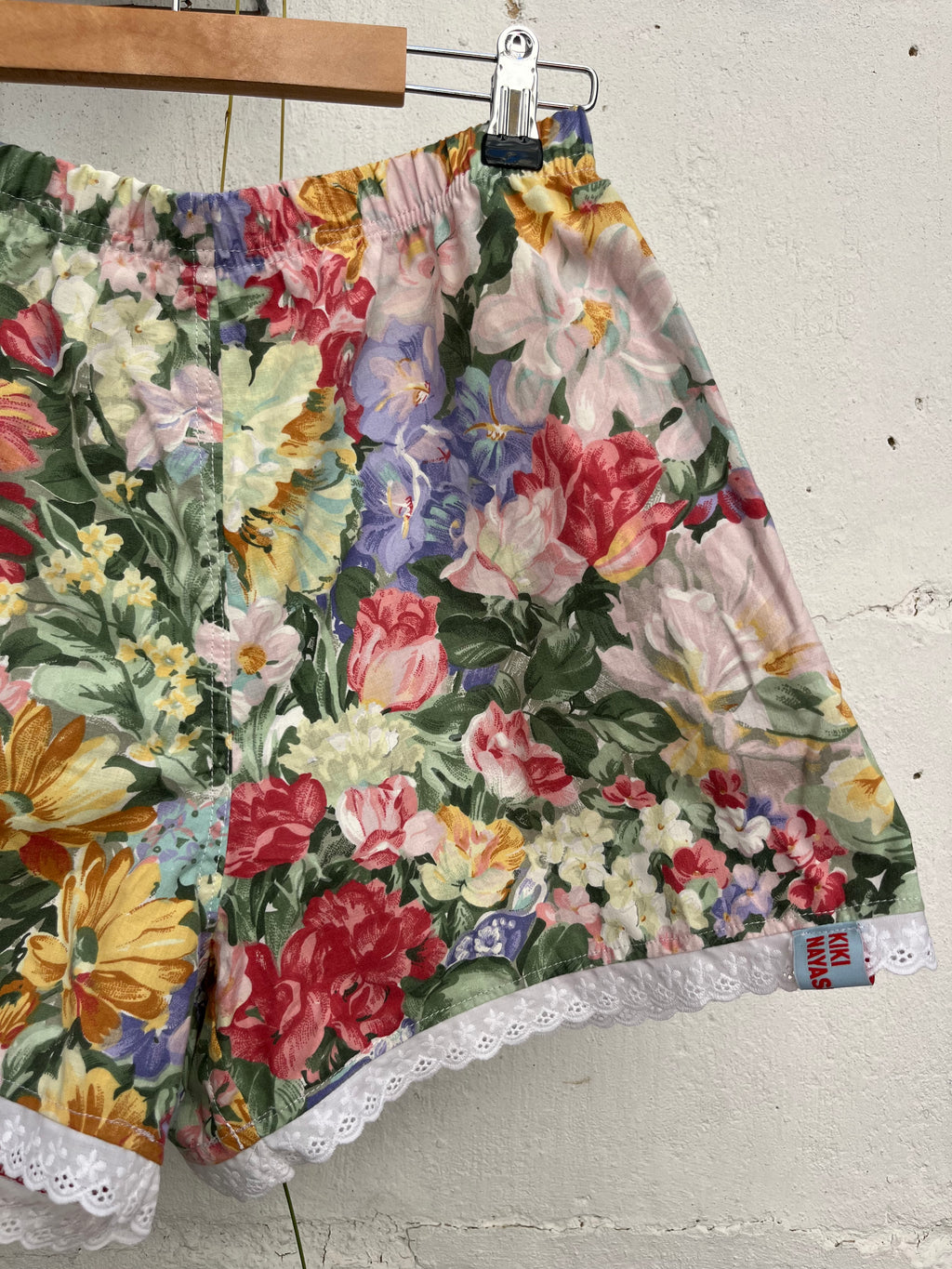 Mini Short fleurs dentelle – Pièce Unique