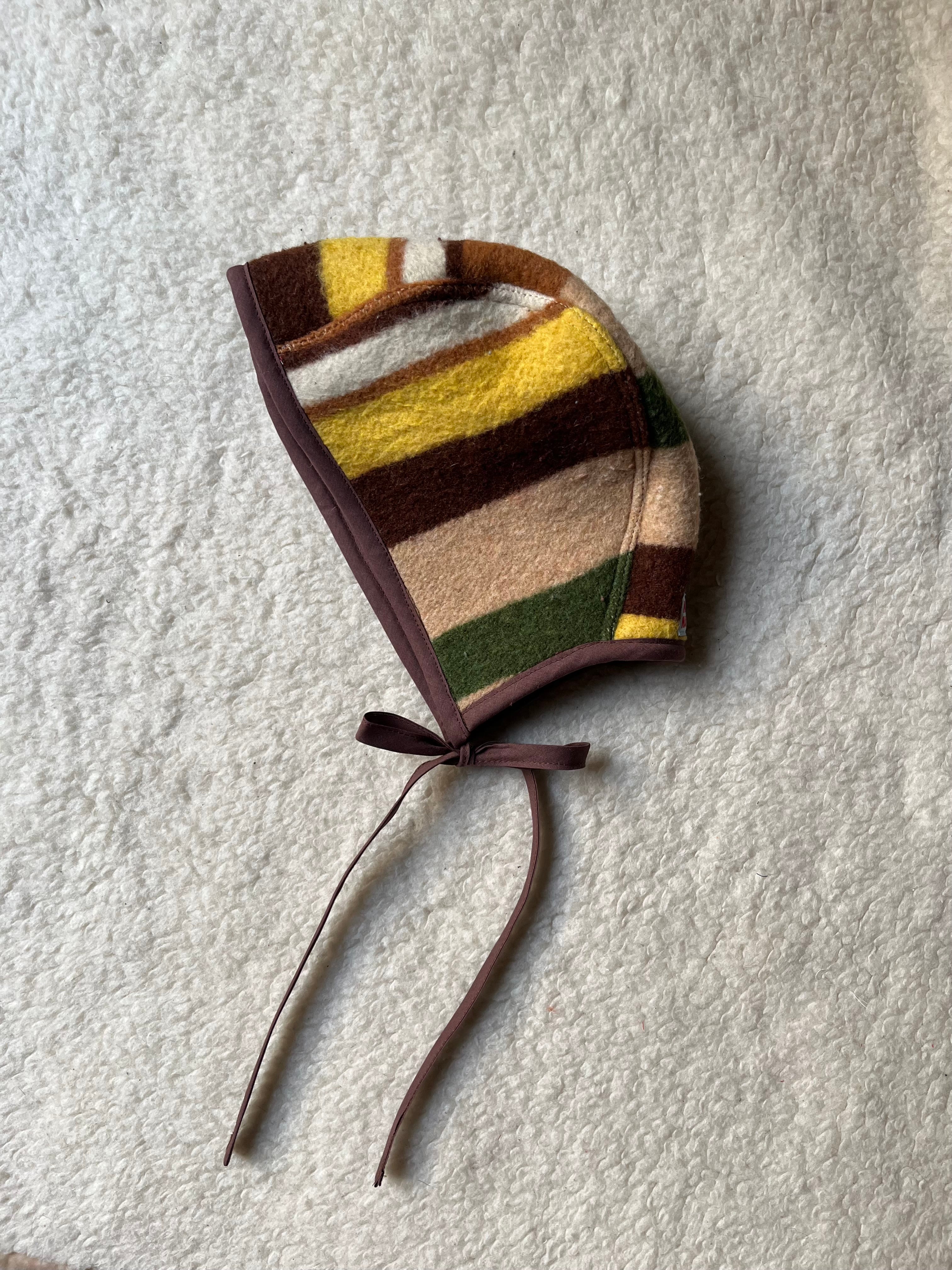 Béguin rayures adulte upcyclé en laine – Pièce unique