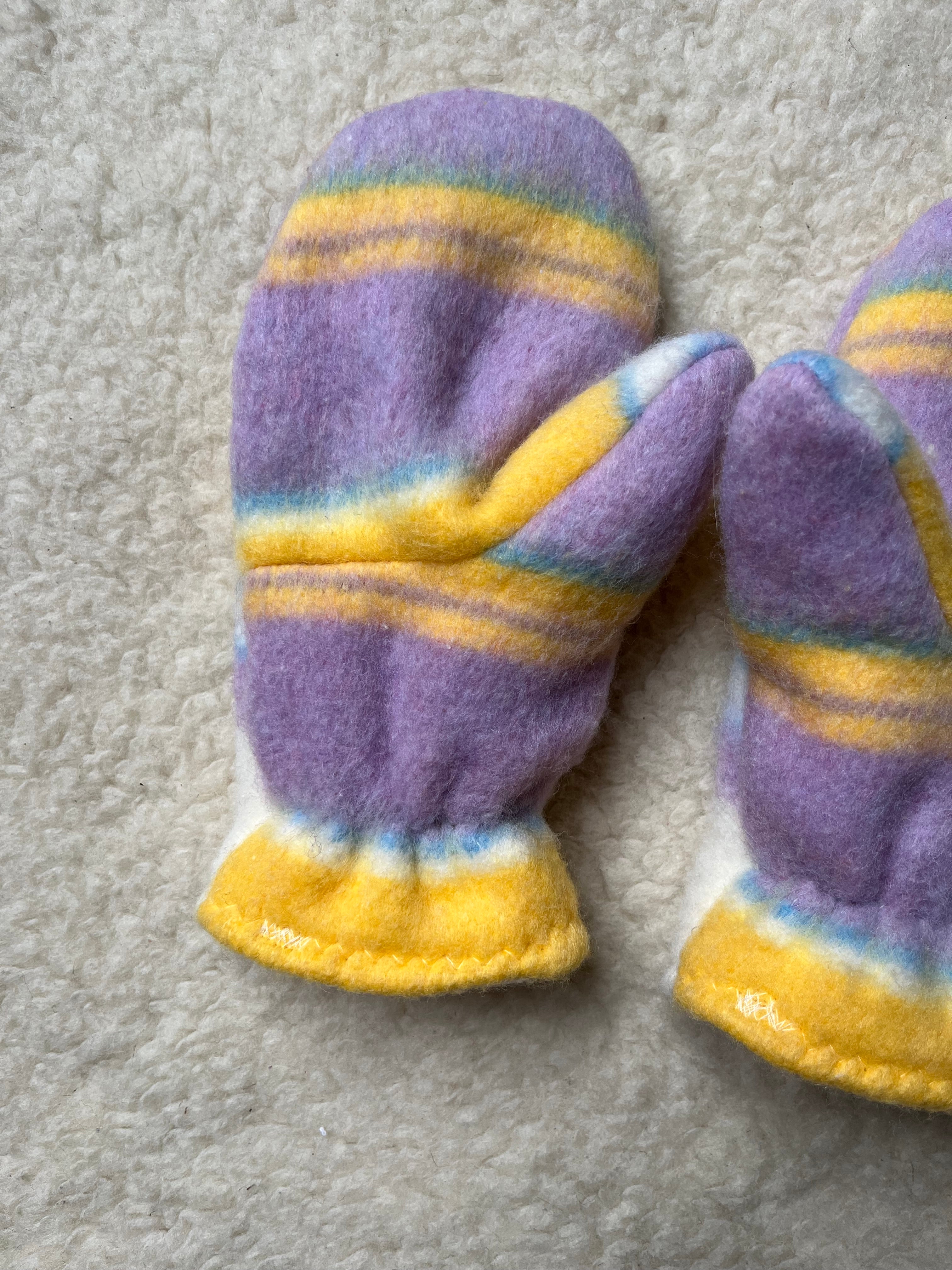 Moufles upcyclées à rayures