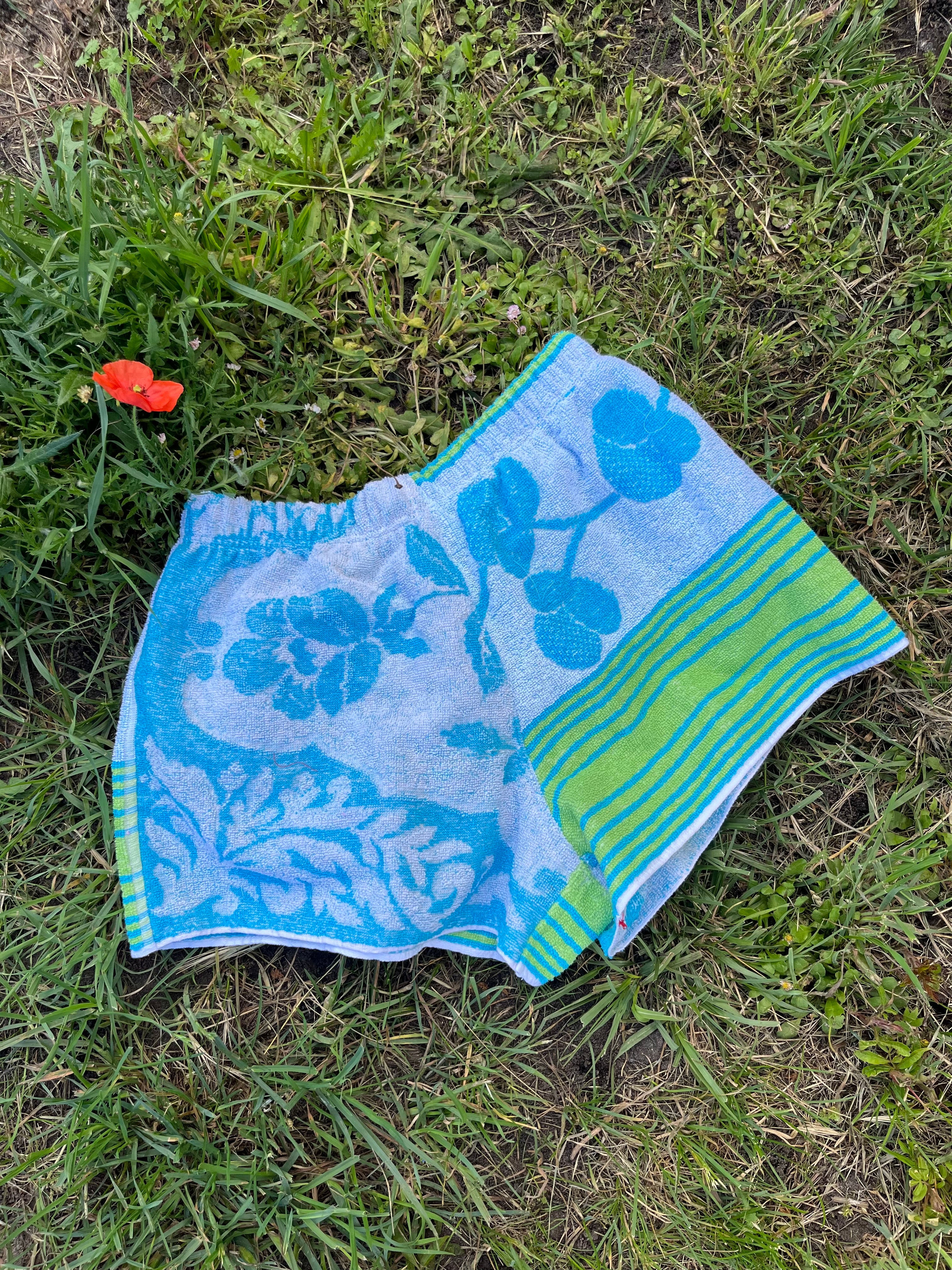 Mini Short Éponge Vintage – Pièce Unique