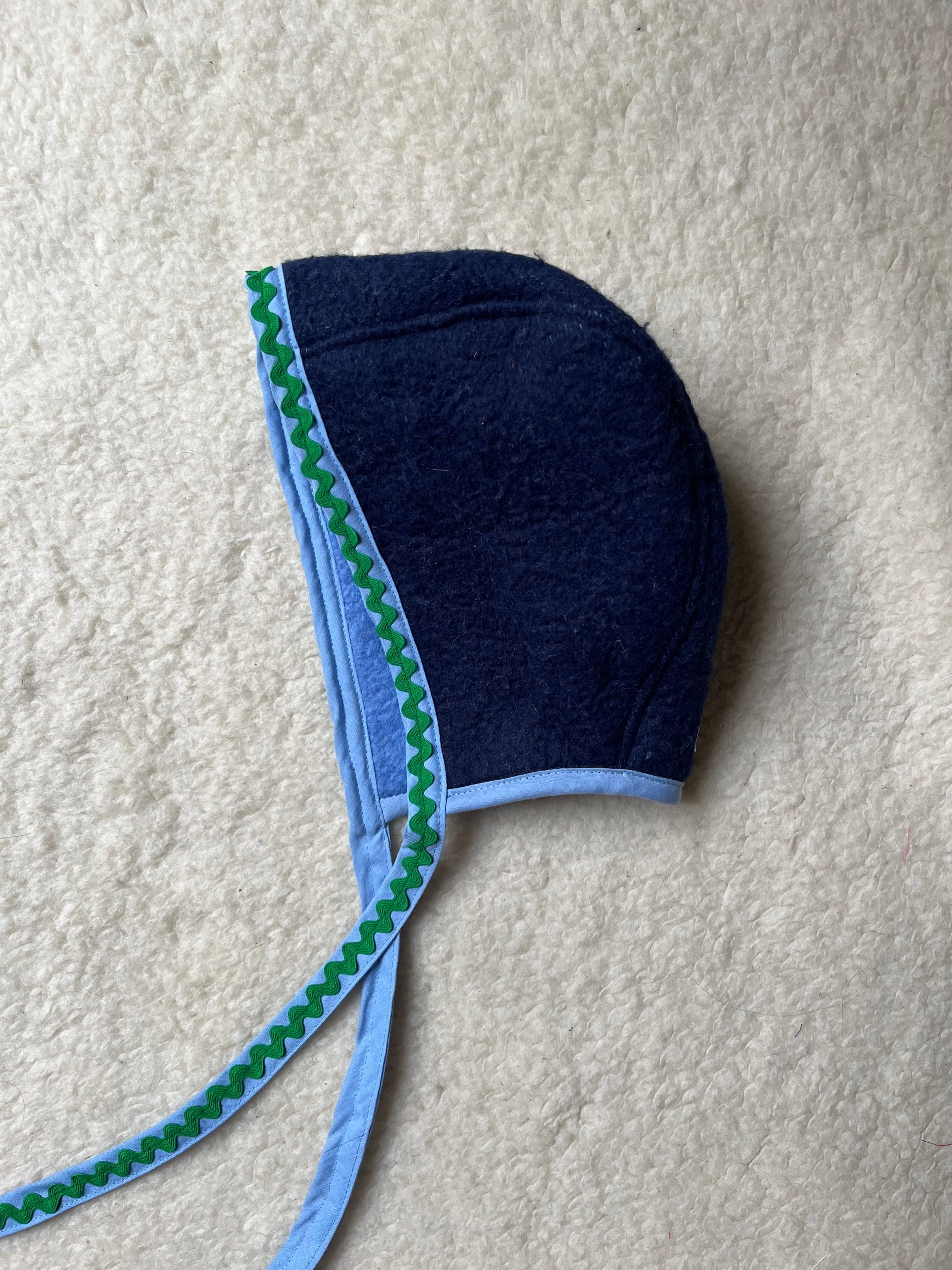 Béguin uni adulte upcyclé en laine – Pièce unique