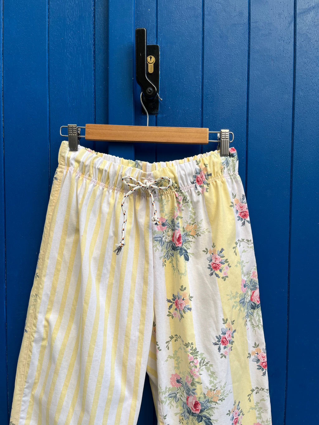 Pantalon rayures fleurs