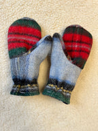 Moufles upcyclées en laine tartan