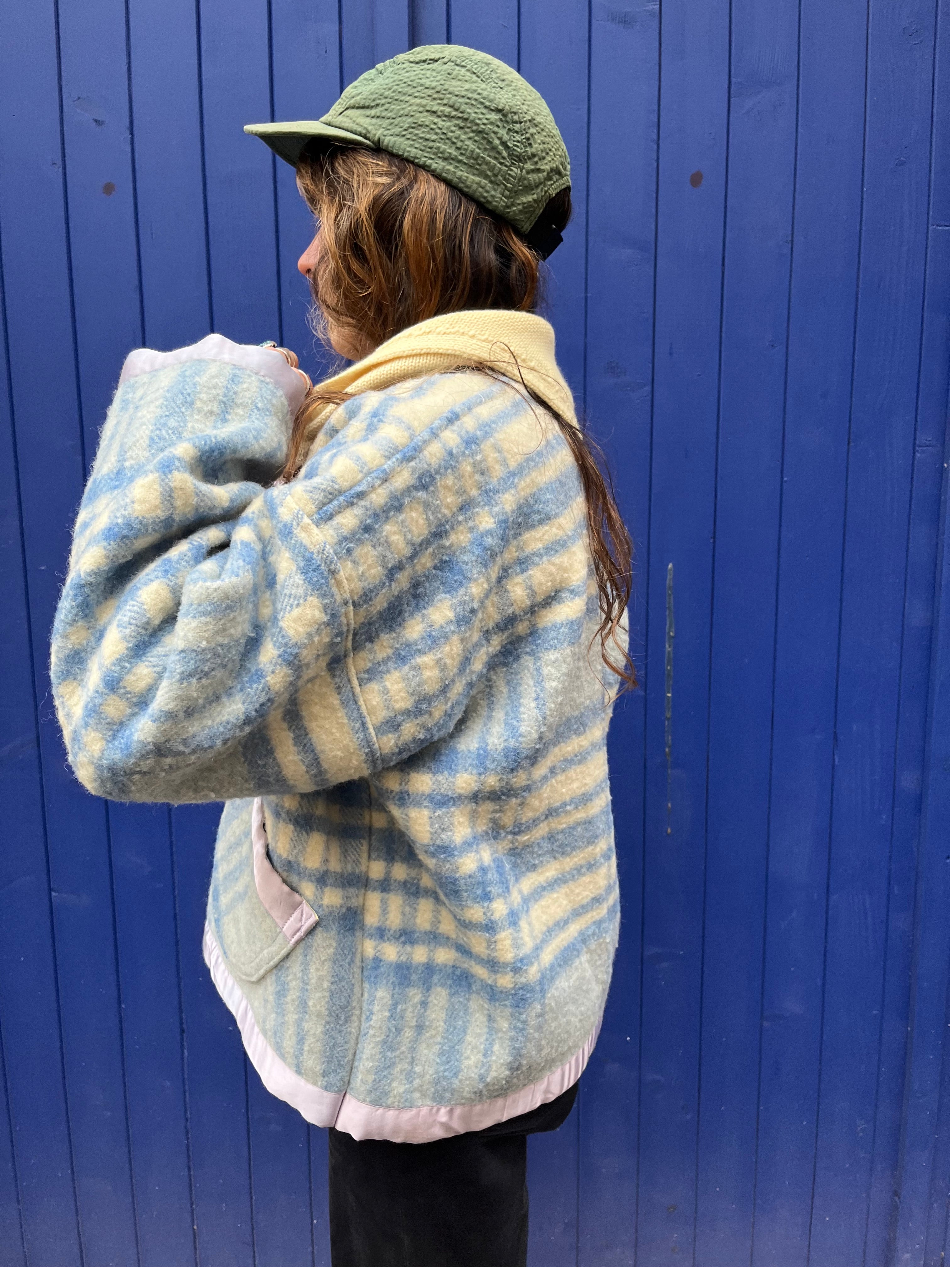 Veste upcyclée  en couverture vintage - Pièce unique