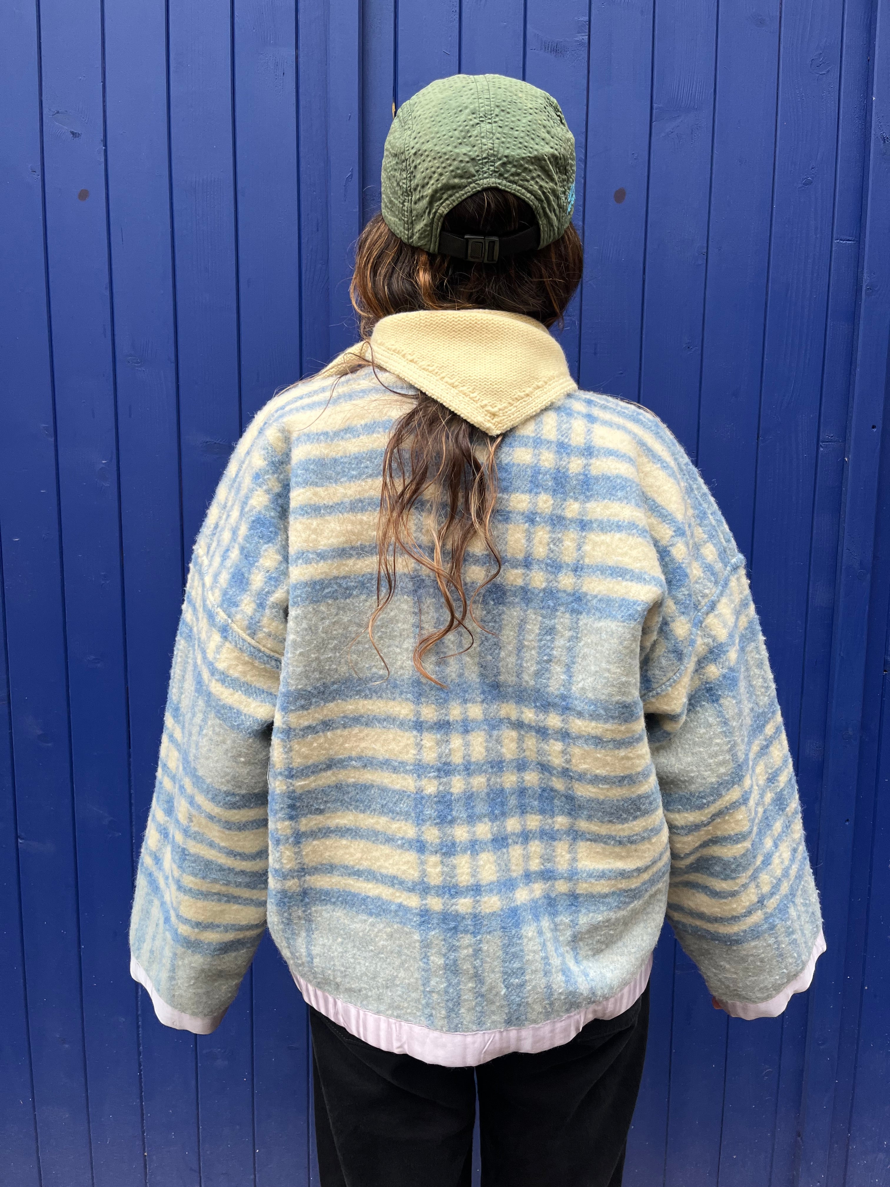 Veste upcyclée  en couverture vintage - Pièce unique