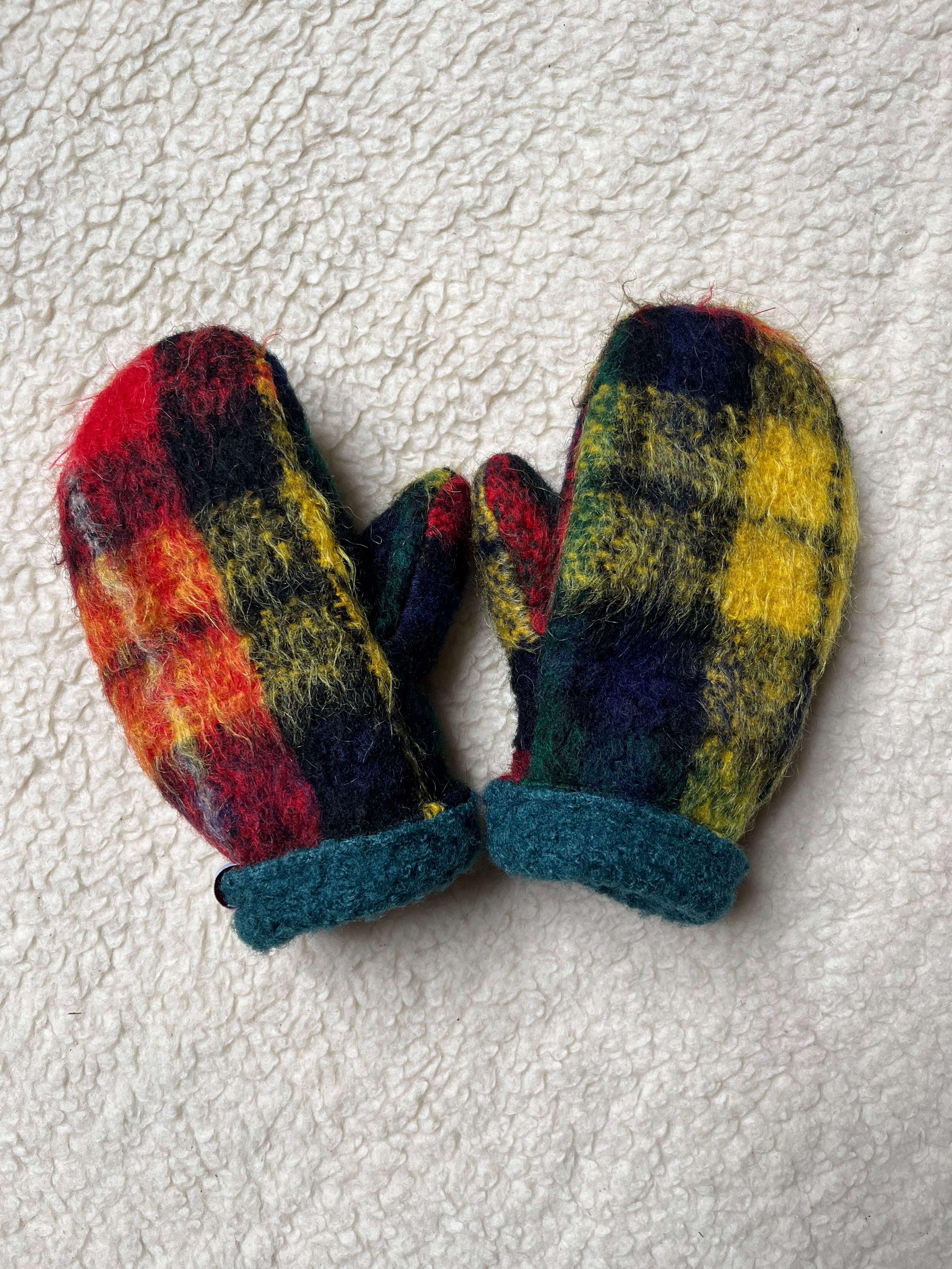 Moufles upcyclées en mohair tartan