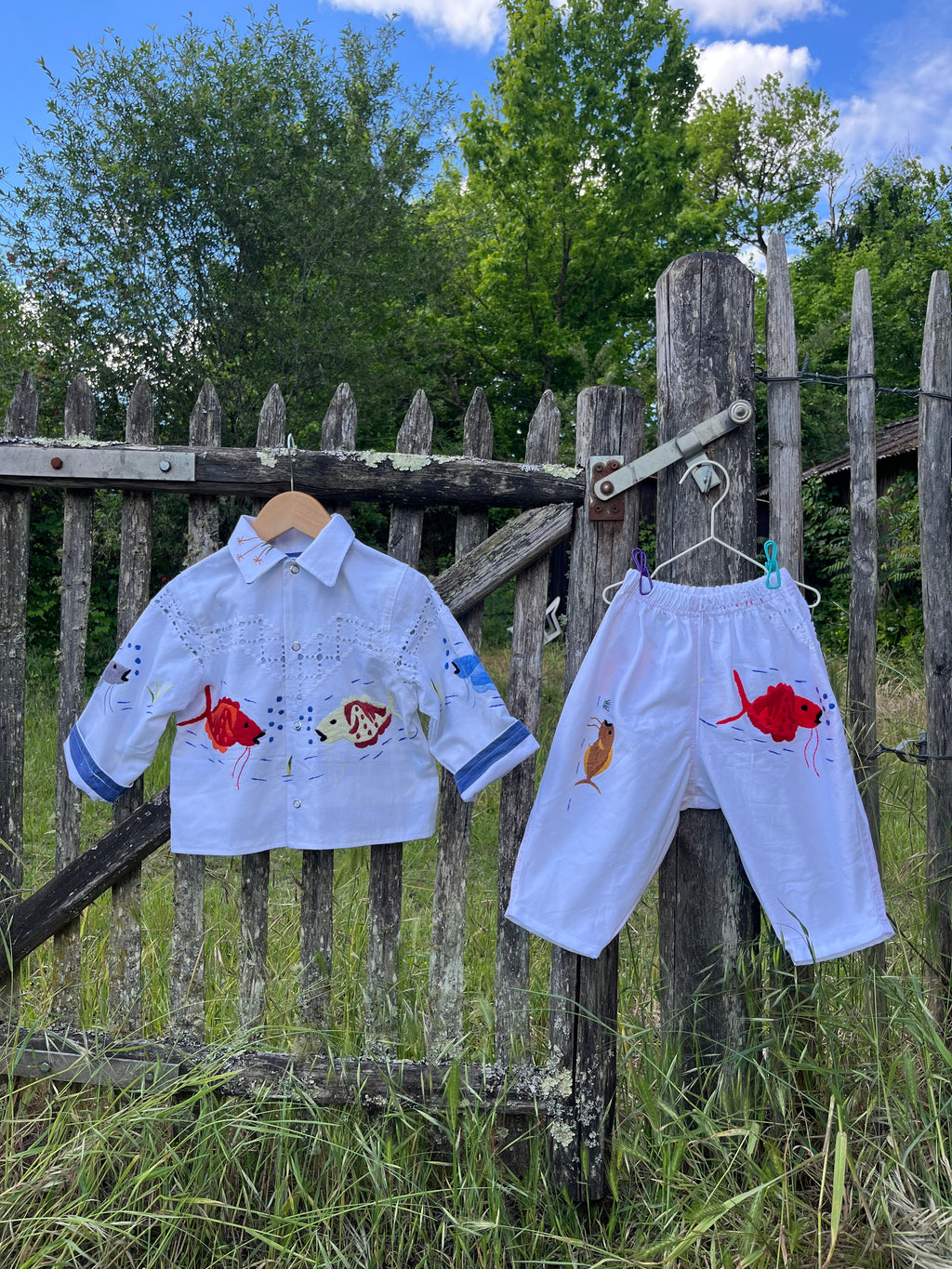 Ensemble brodé poisson enfant