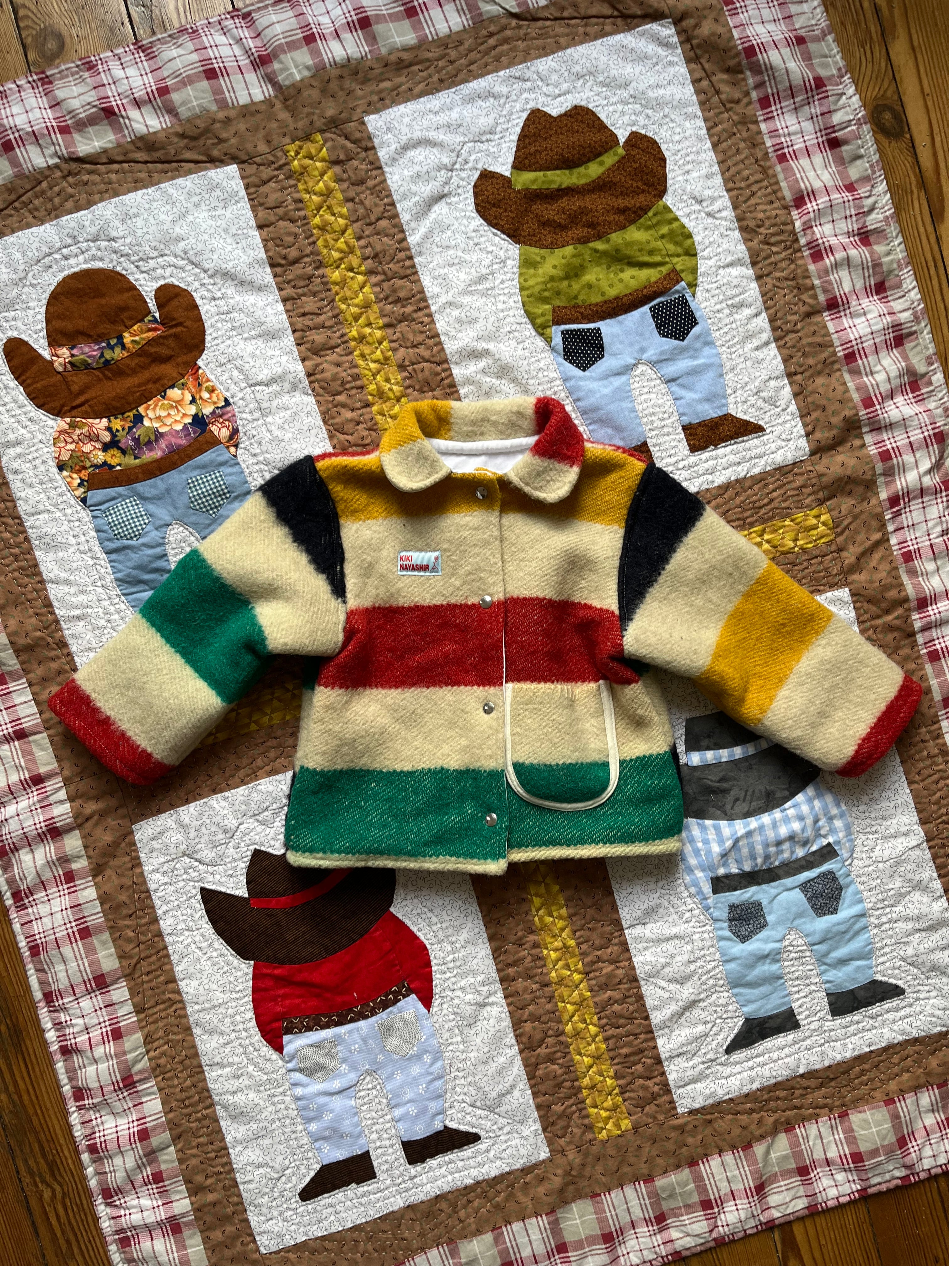 Veste enfant upcyclée en laine à rayures - Pièce unique