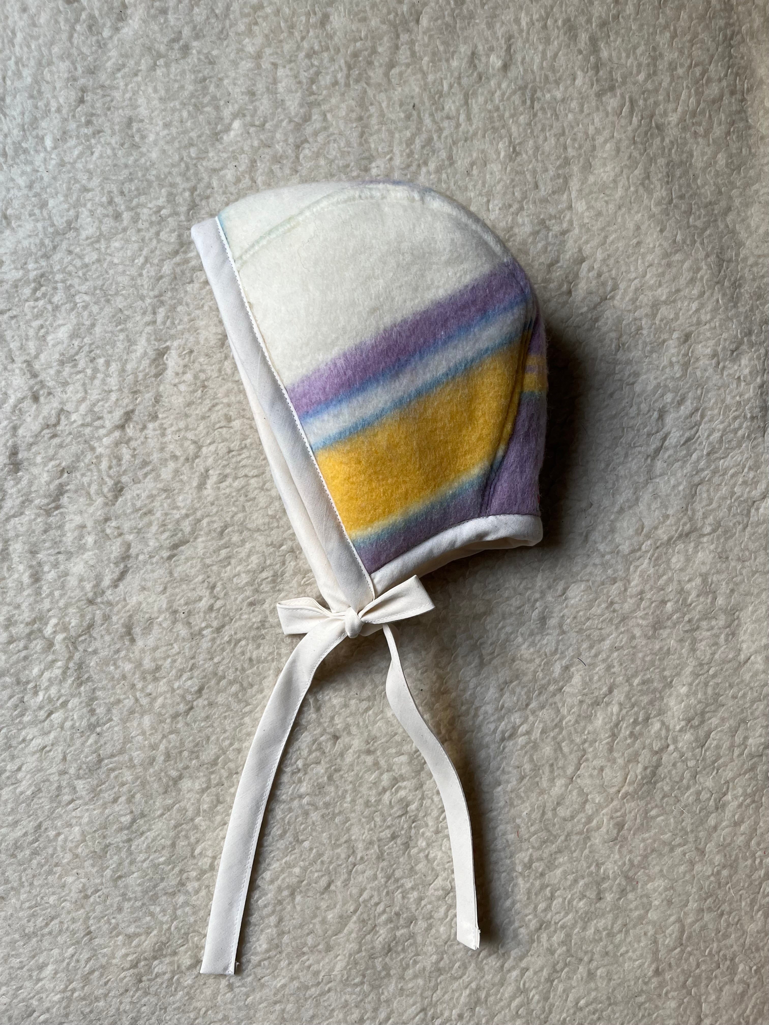 Béguin à rayures adulte upcyclé en laine & polaire – Pièce unique