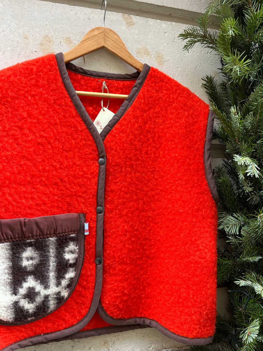 Veste sans manches laine rouge et marron - Pièce unique