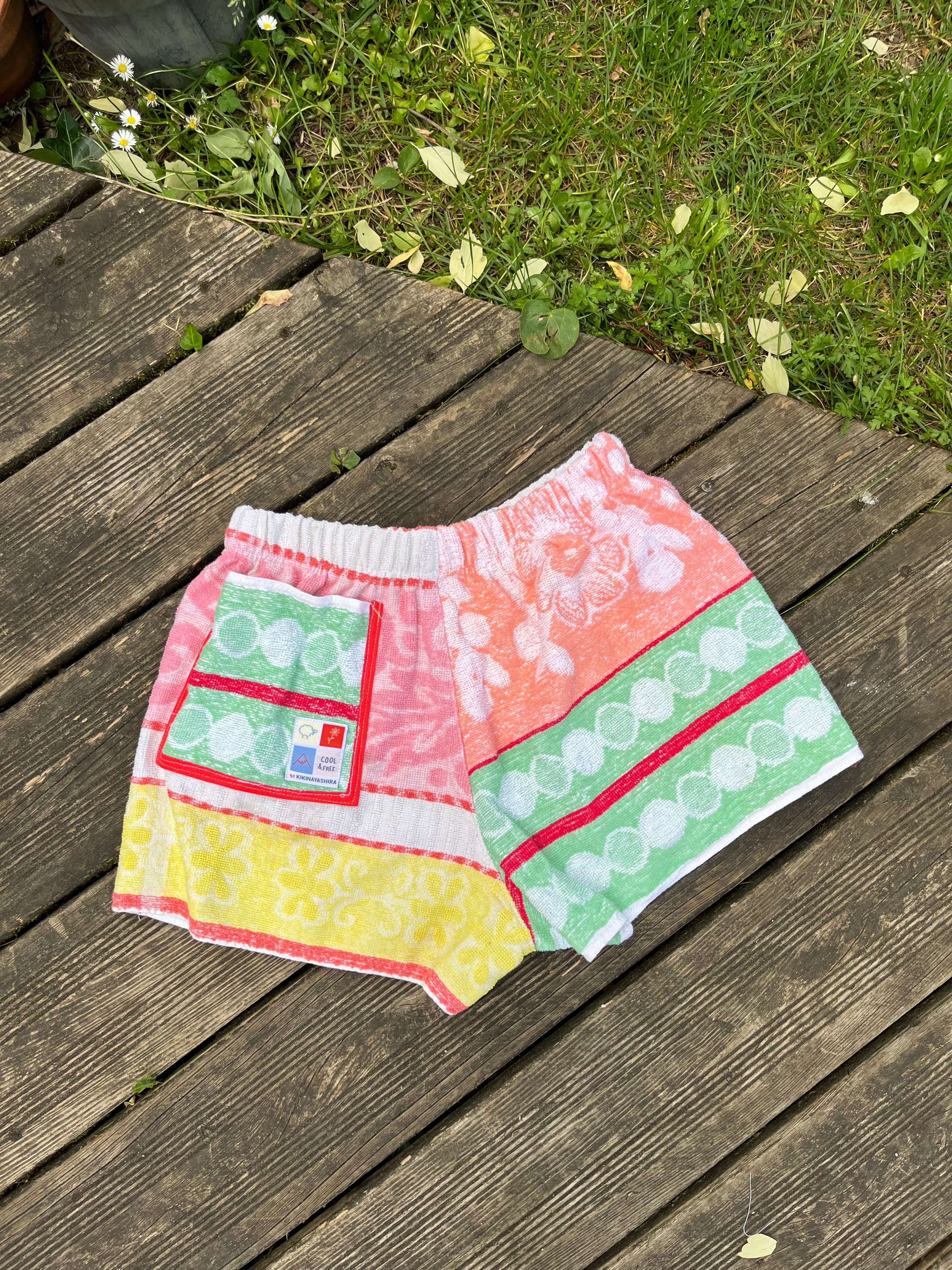 Mini Short Éponge Vintage – Pièce Unique