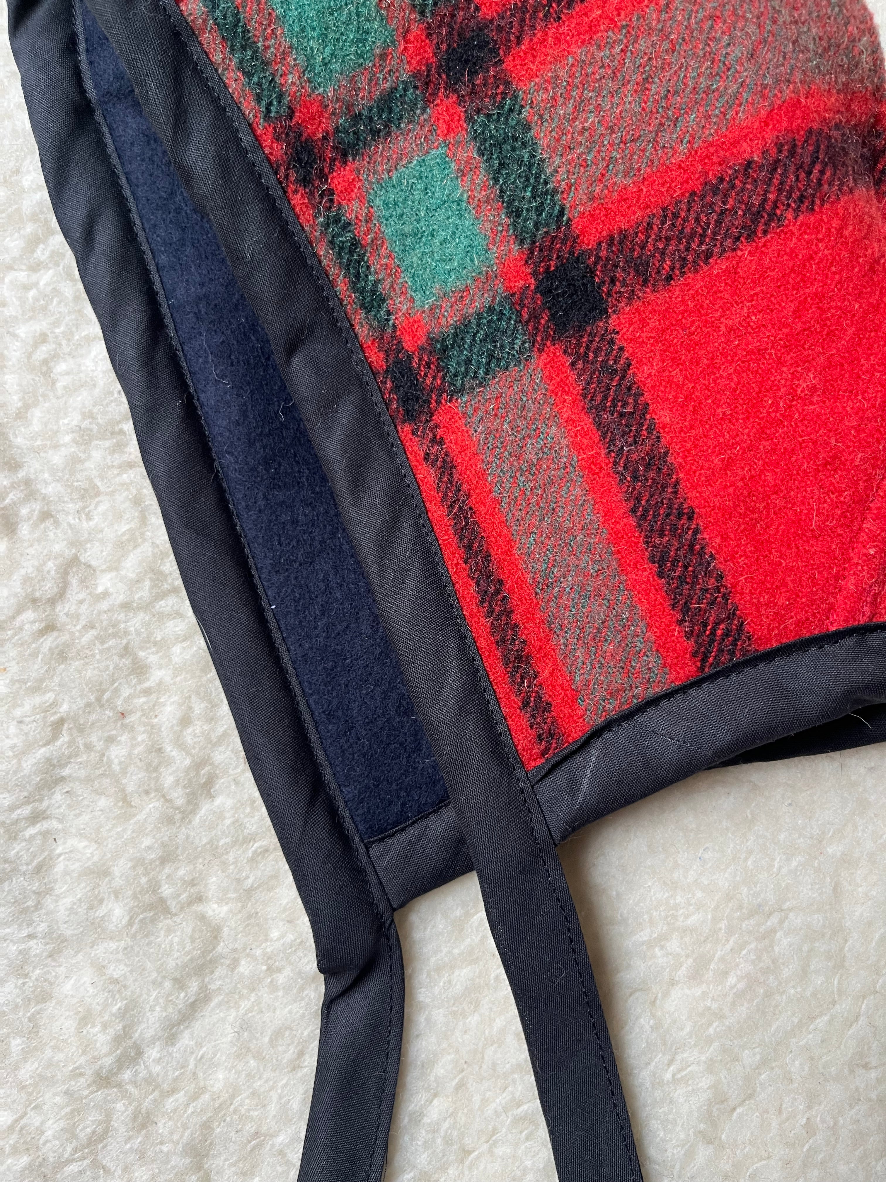 Béguin tartan adulte upcyclé en laine & polaire – Pièce unique