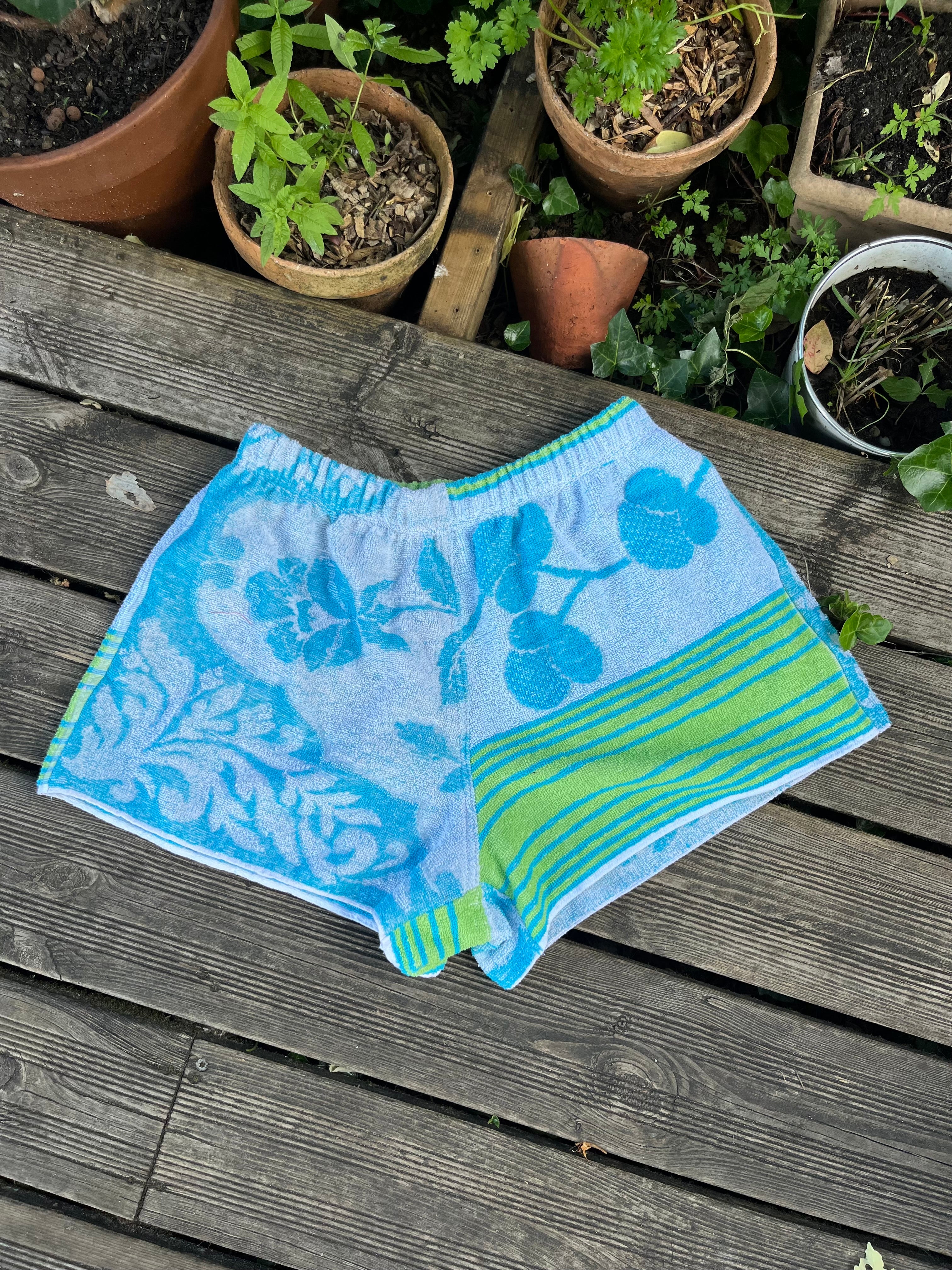 Mini Short Éponge Vintage – Pièce Unique