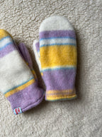 Moufles upcyclées à rayures