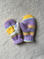 Moufles upcyclées à rayures