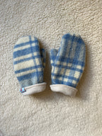 Moufles upcyclées en laine carreaux
