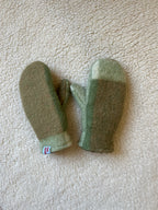 Moufles upcyclée laine verte
